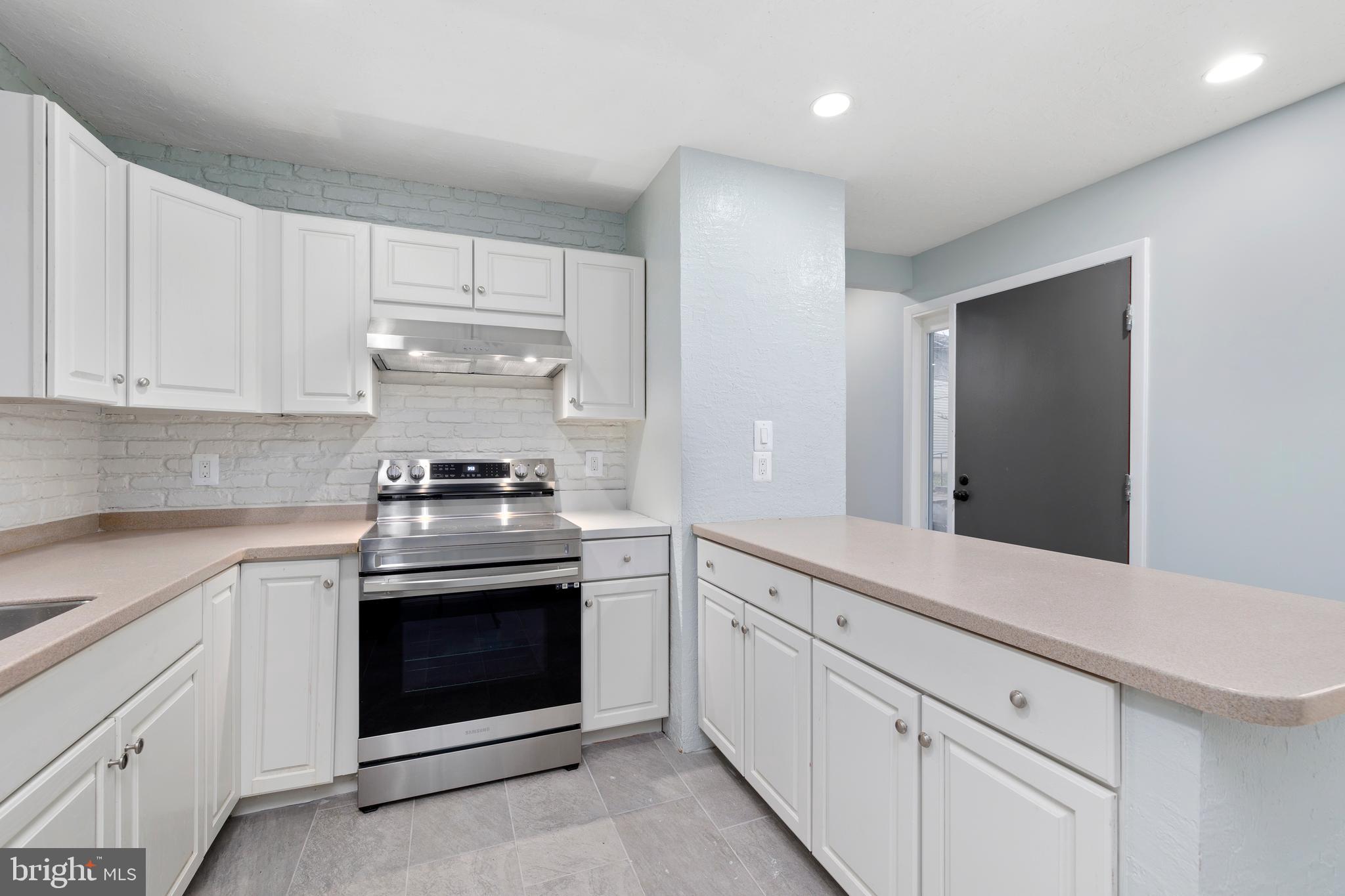 NEWPORT ESTATES - Residential