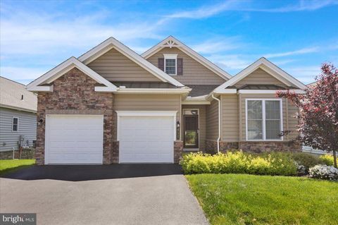 Photo of 417 Resolution Drive, Lititz, PA 17543 (MLS # PALA2047358)