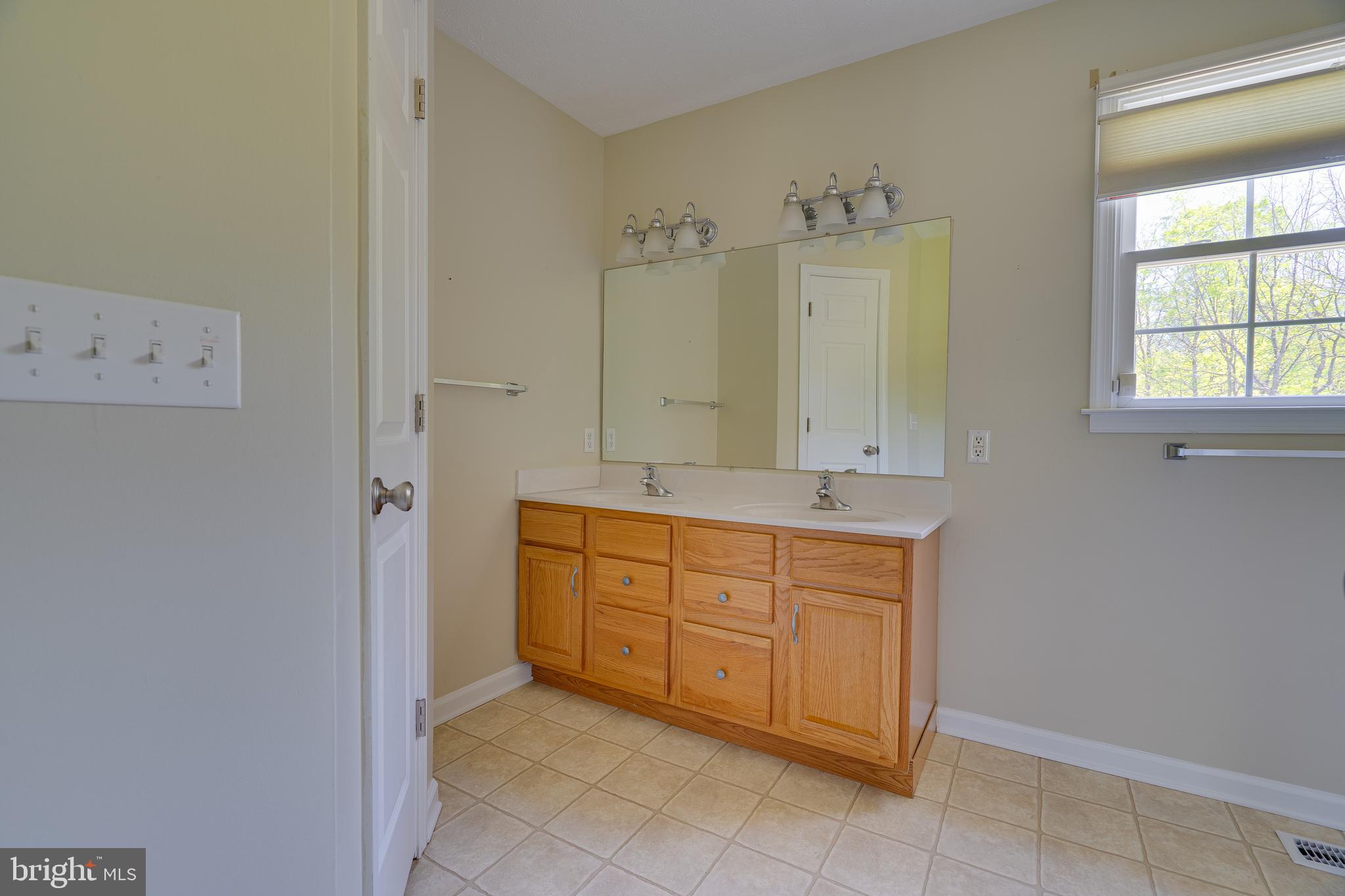 CORNERSTONE - Residential