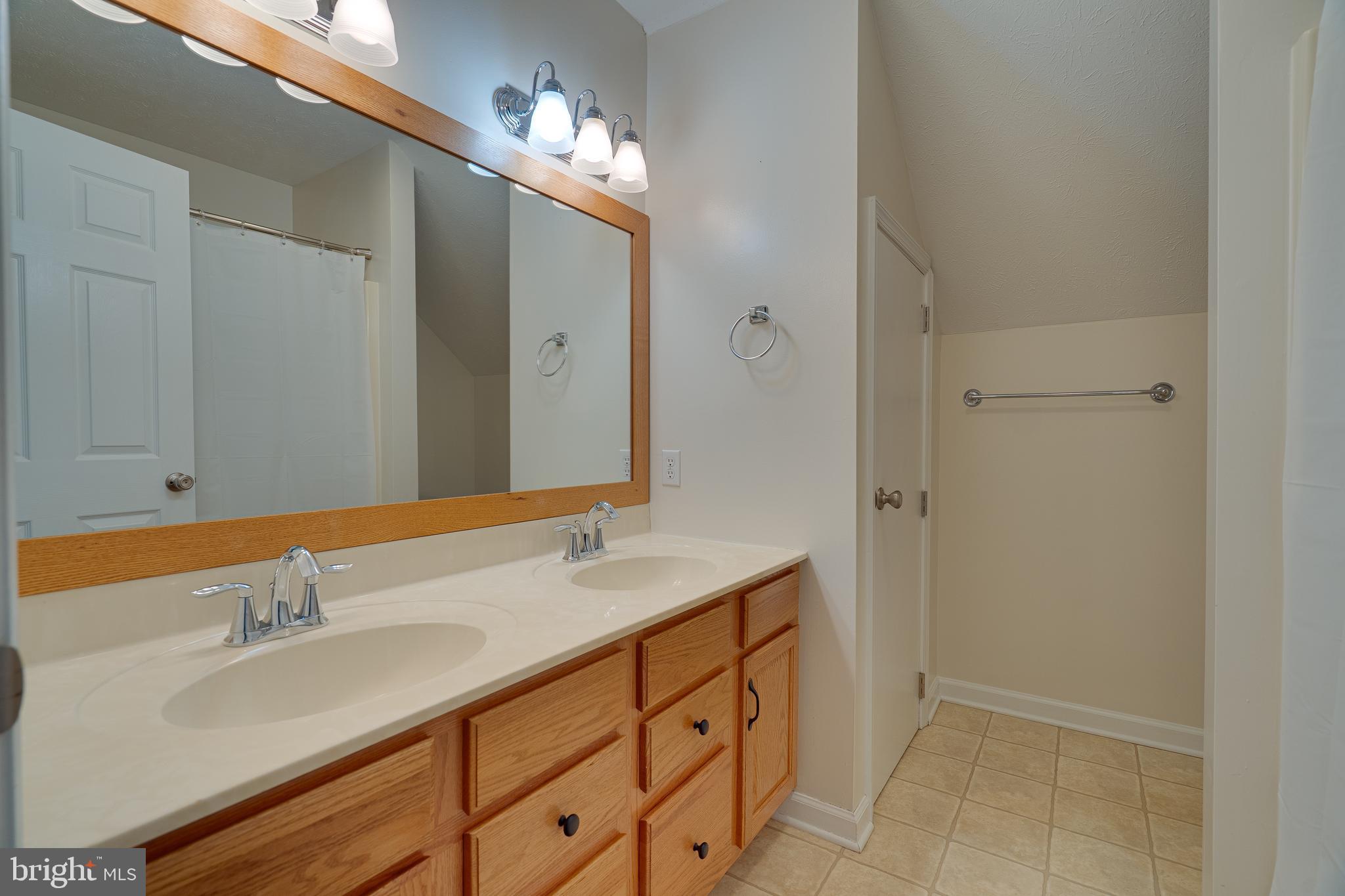 CORNERSTONE - Residential