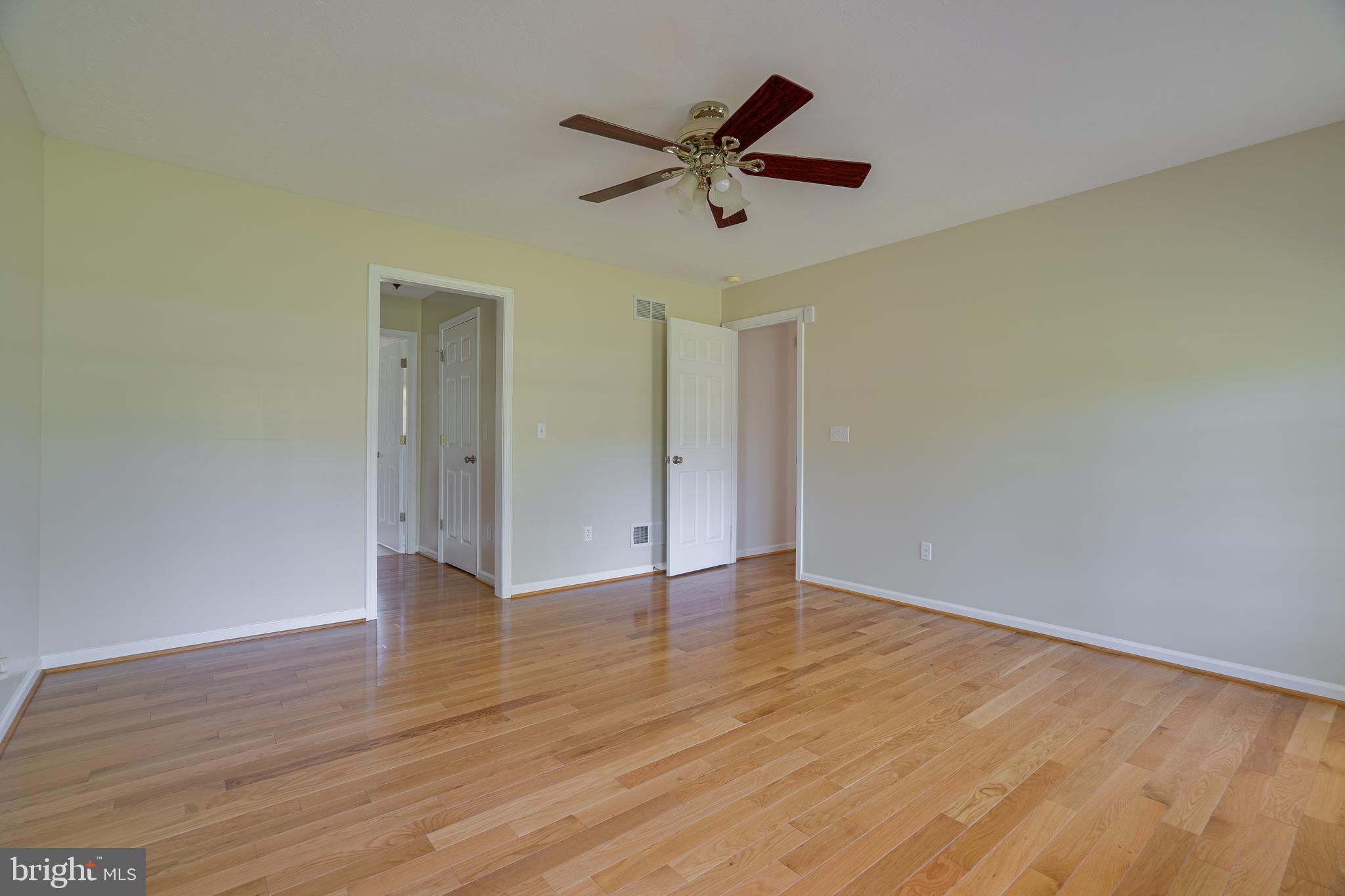 CORNERSTONE - Residential