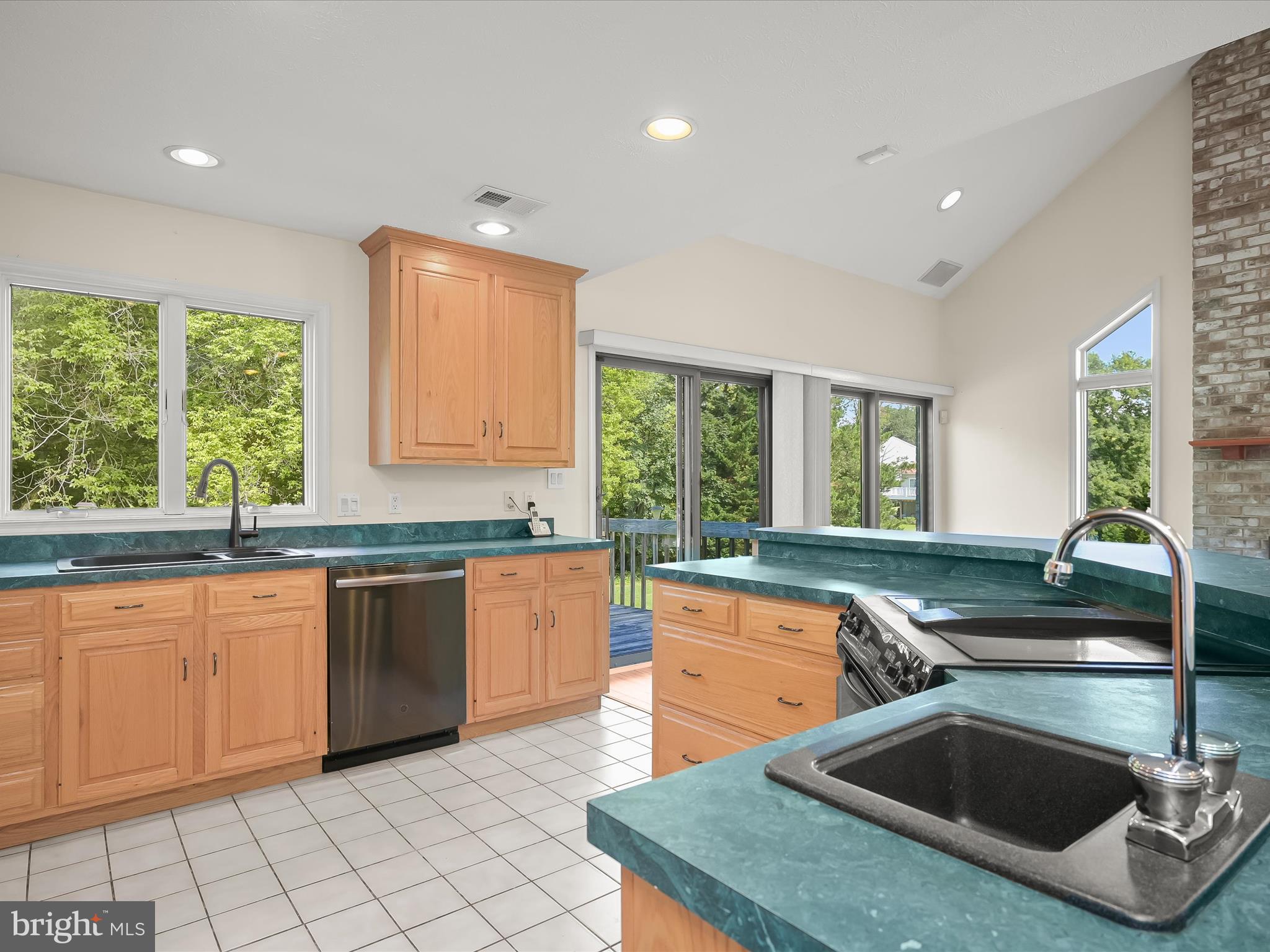 VAN LEAR MANOR - Residential