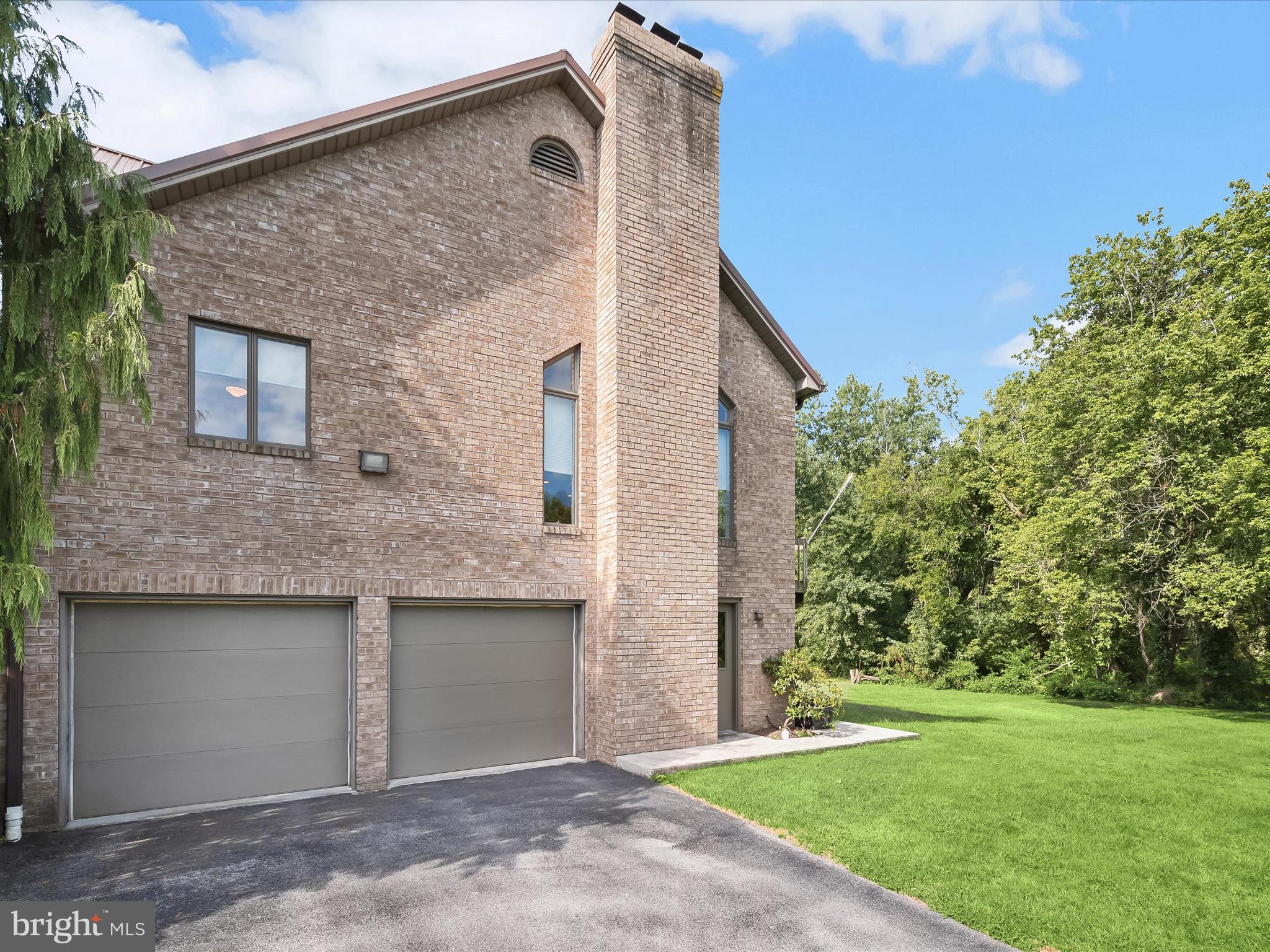 VAN LEAR MANOR - Residential