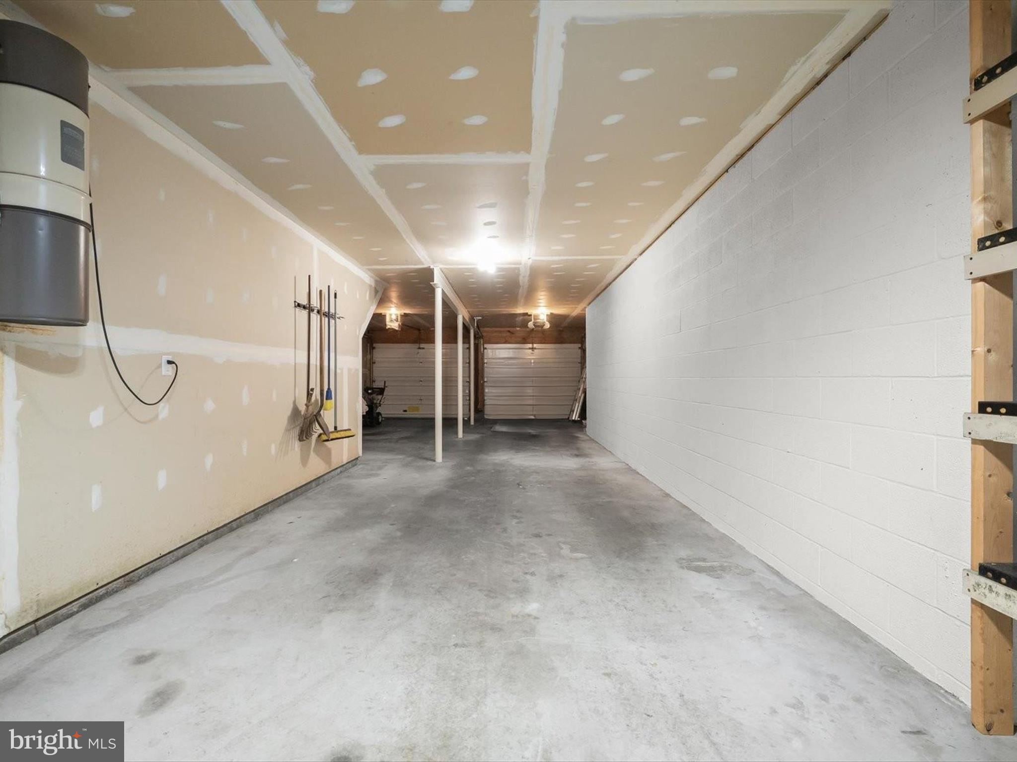 VAN LEAR MANOR - Residential