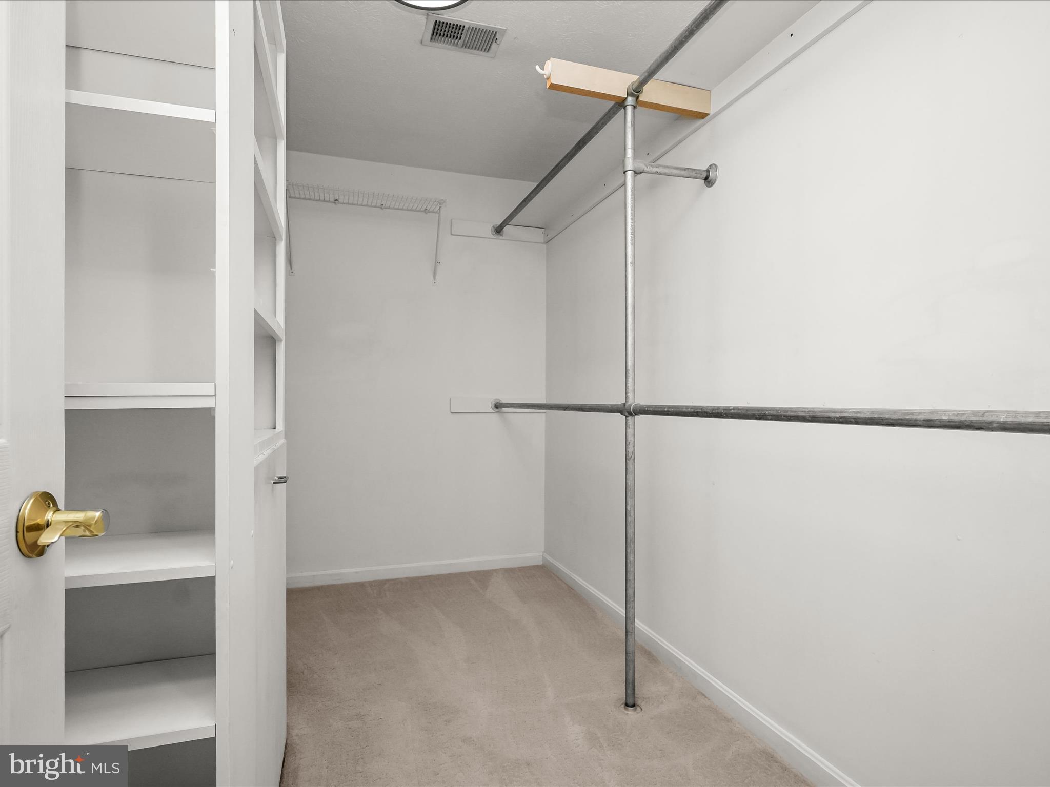 VAN LEAR MANOR - Residential