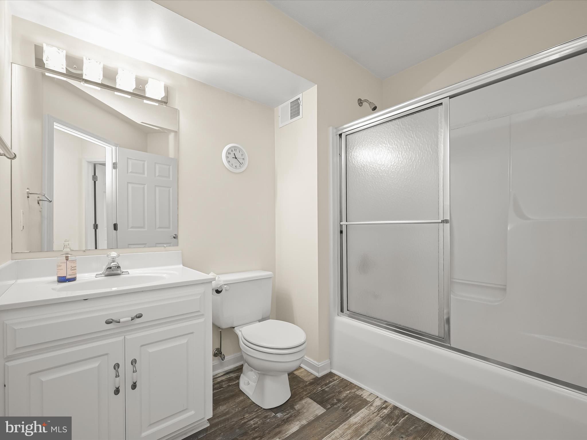 VAN LEAR MANOR - Residential