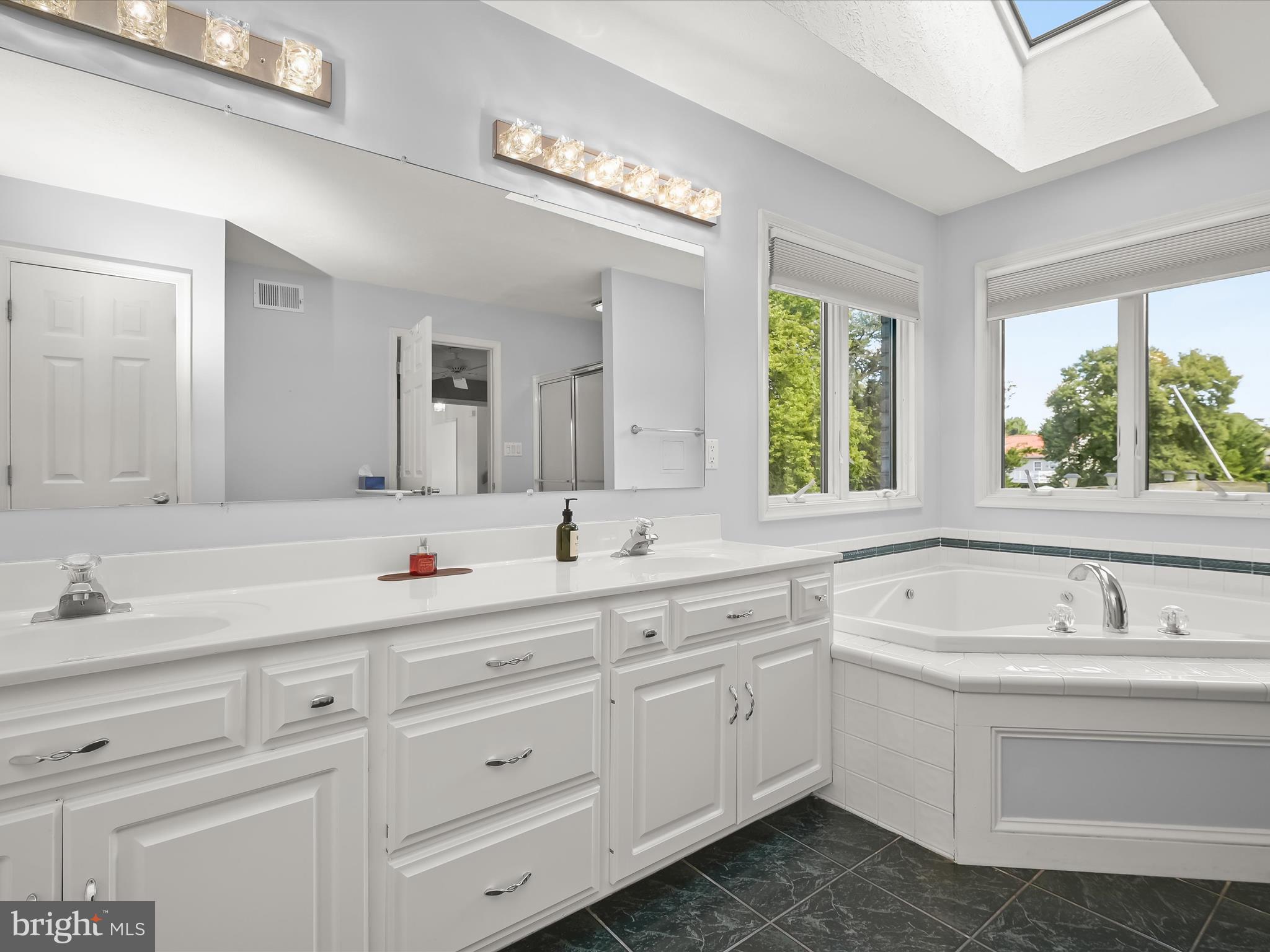 VAN LEAR MANOR - Residential