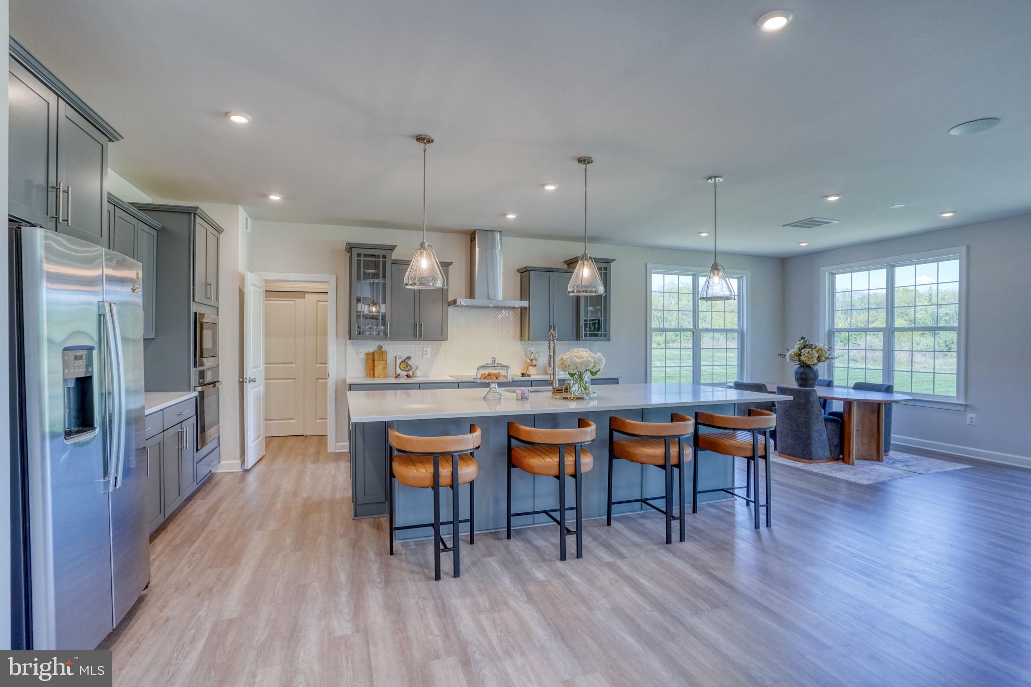 SUMMIT POINTE - Residential