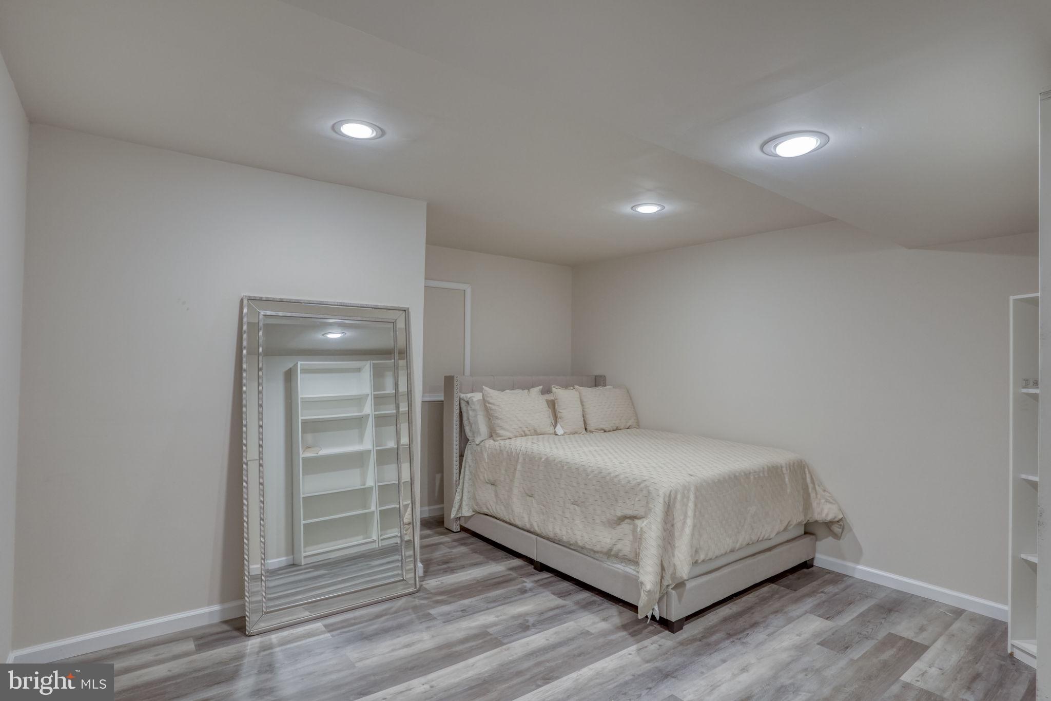 SUMMIT POINTE - Residential