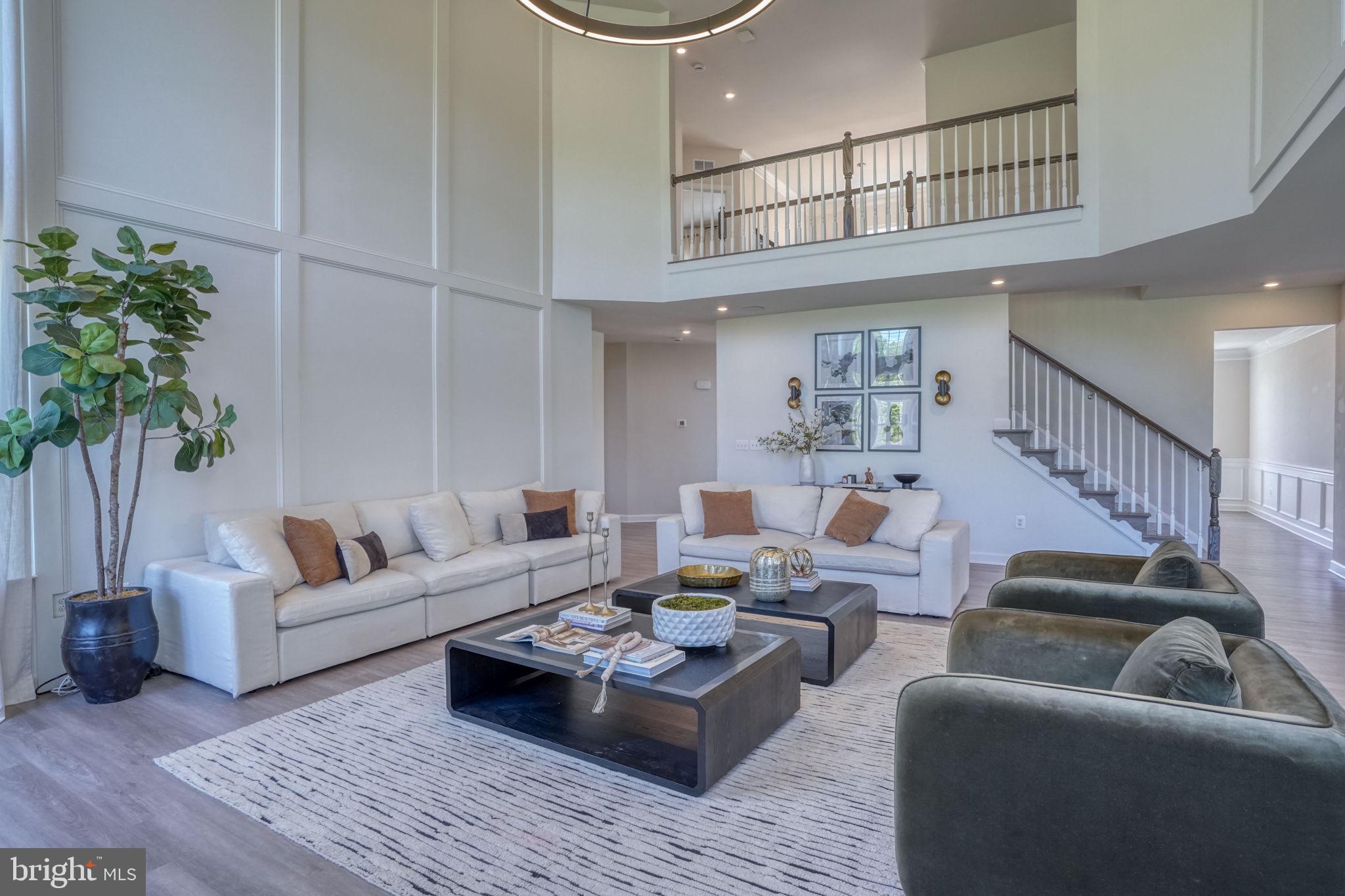 SUMMIT POINTE - Residential