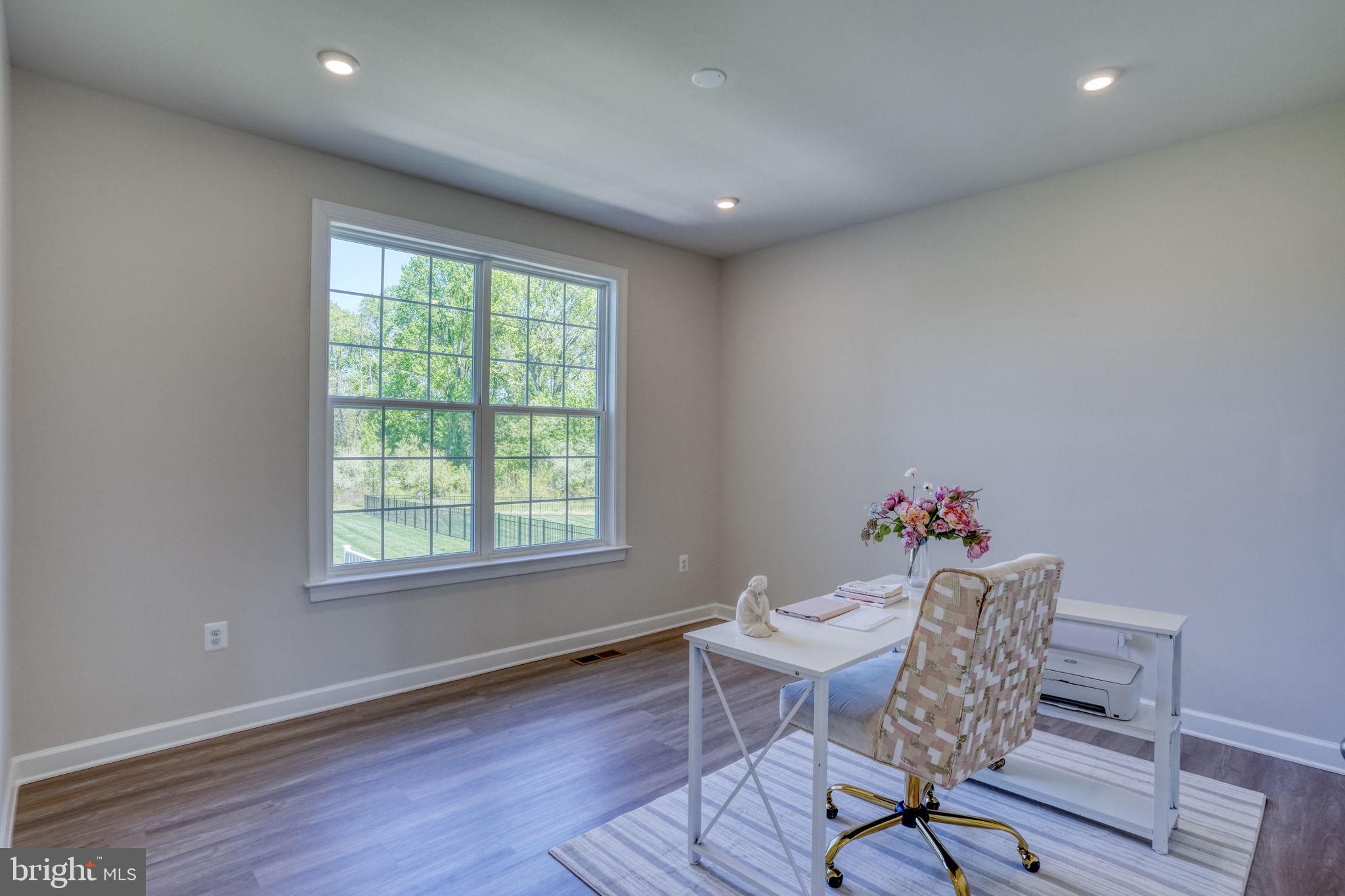 SUMMIT POINTE - Residential