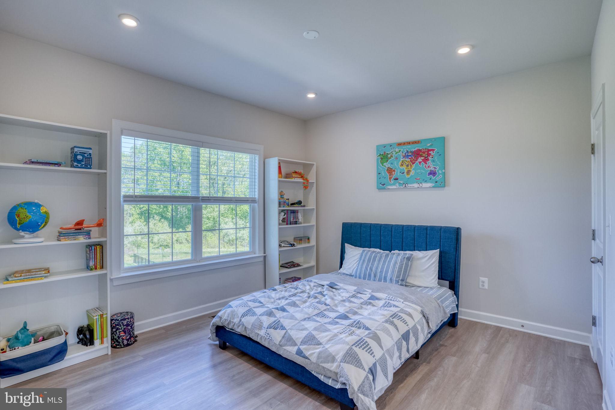 SUMMIT POINTE - Residential