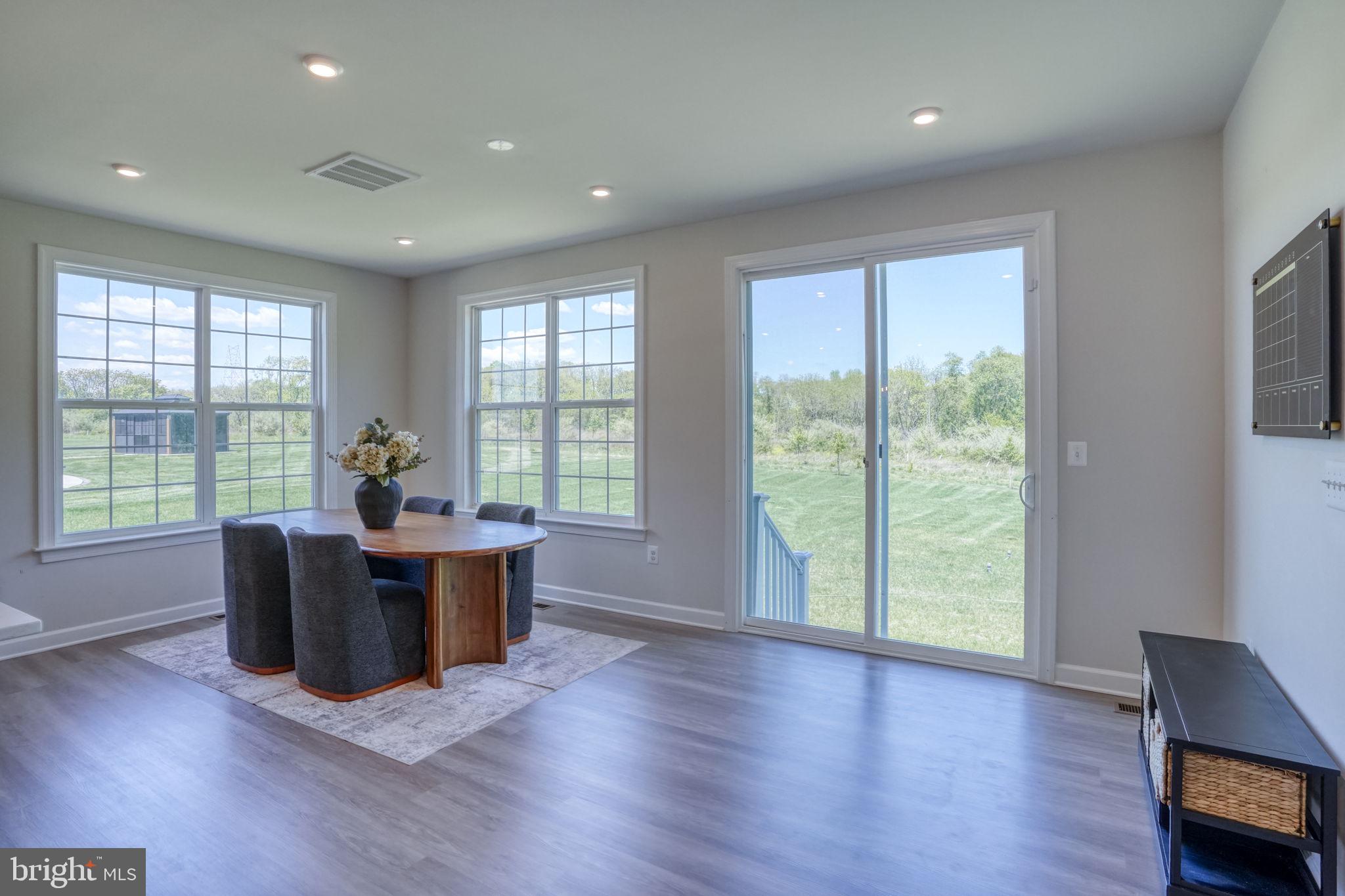 SUMMIT POINTE - Residential