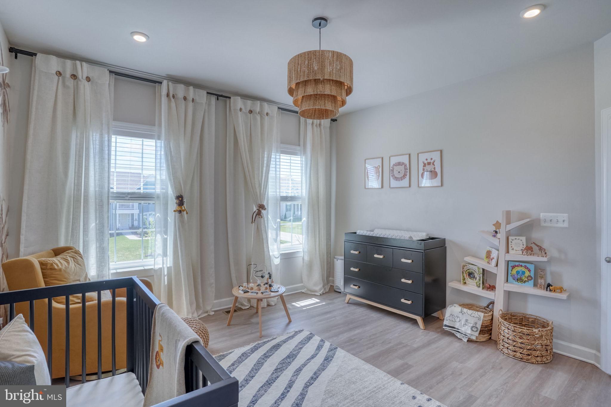 SUMMIT POINTE - Residential