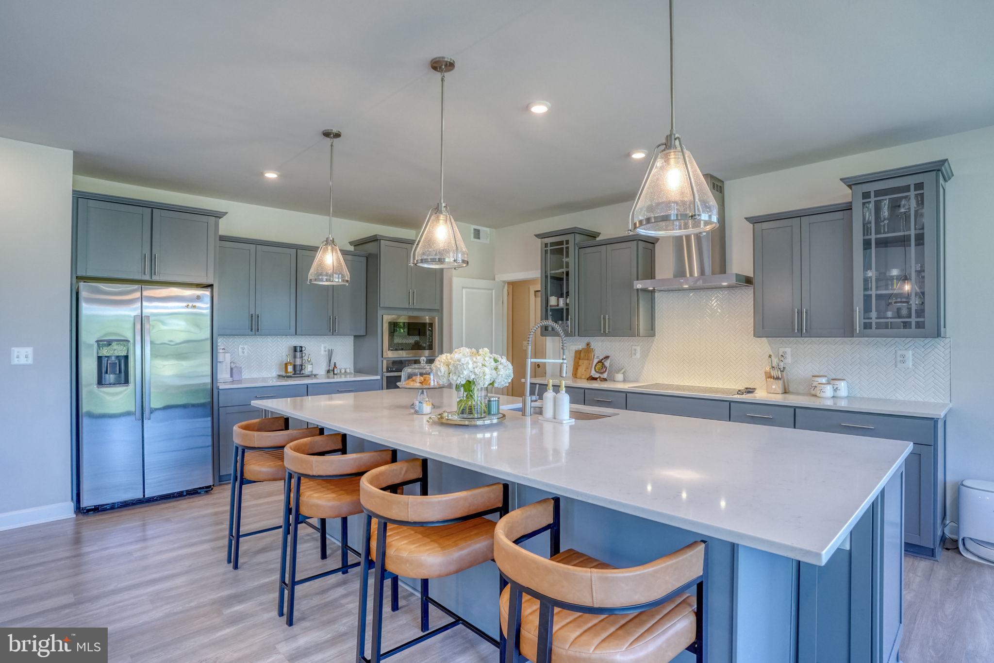 SUMMIT POINTE - Residential