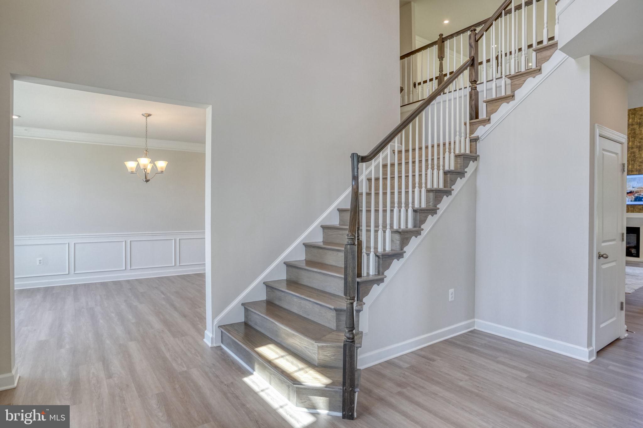 SUMMIT POINTE - Residential