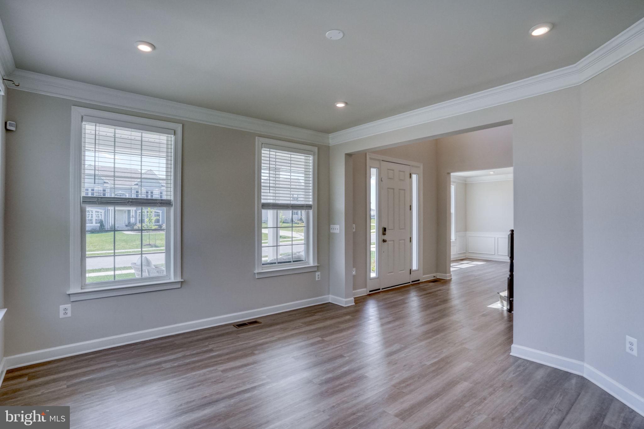 SUMMIT POINTE - Residential