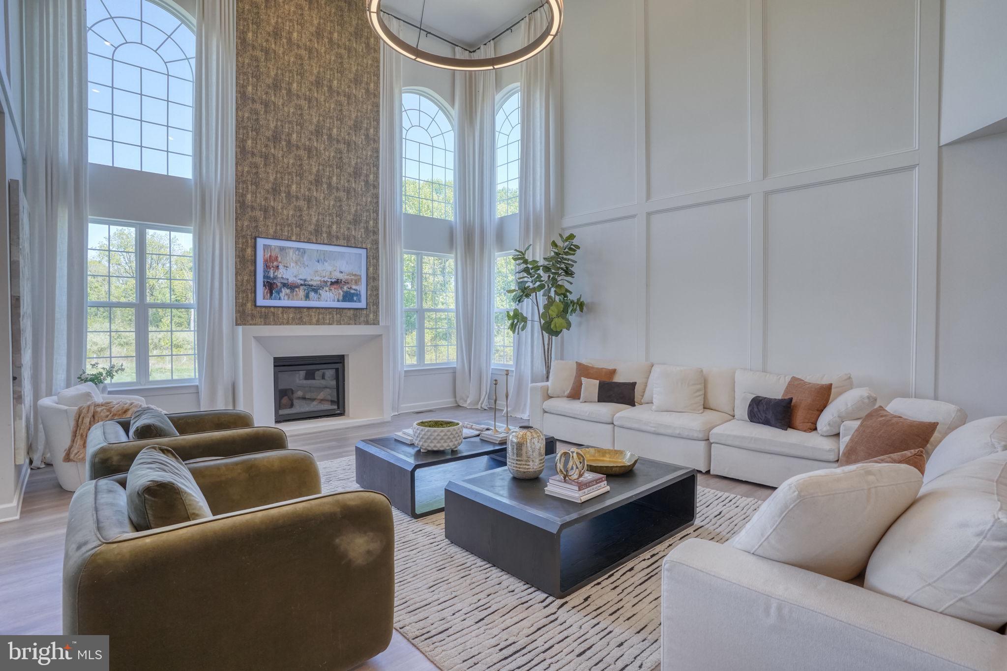 SUMMIT POINTE - Residential