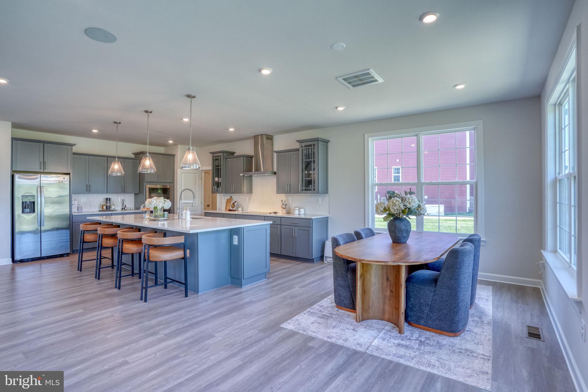 SUMMIT POINTE - Residential