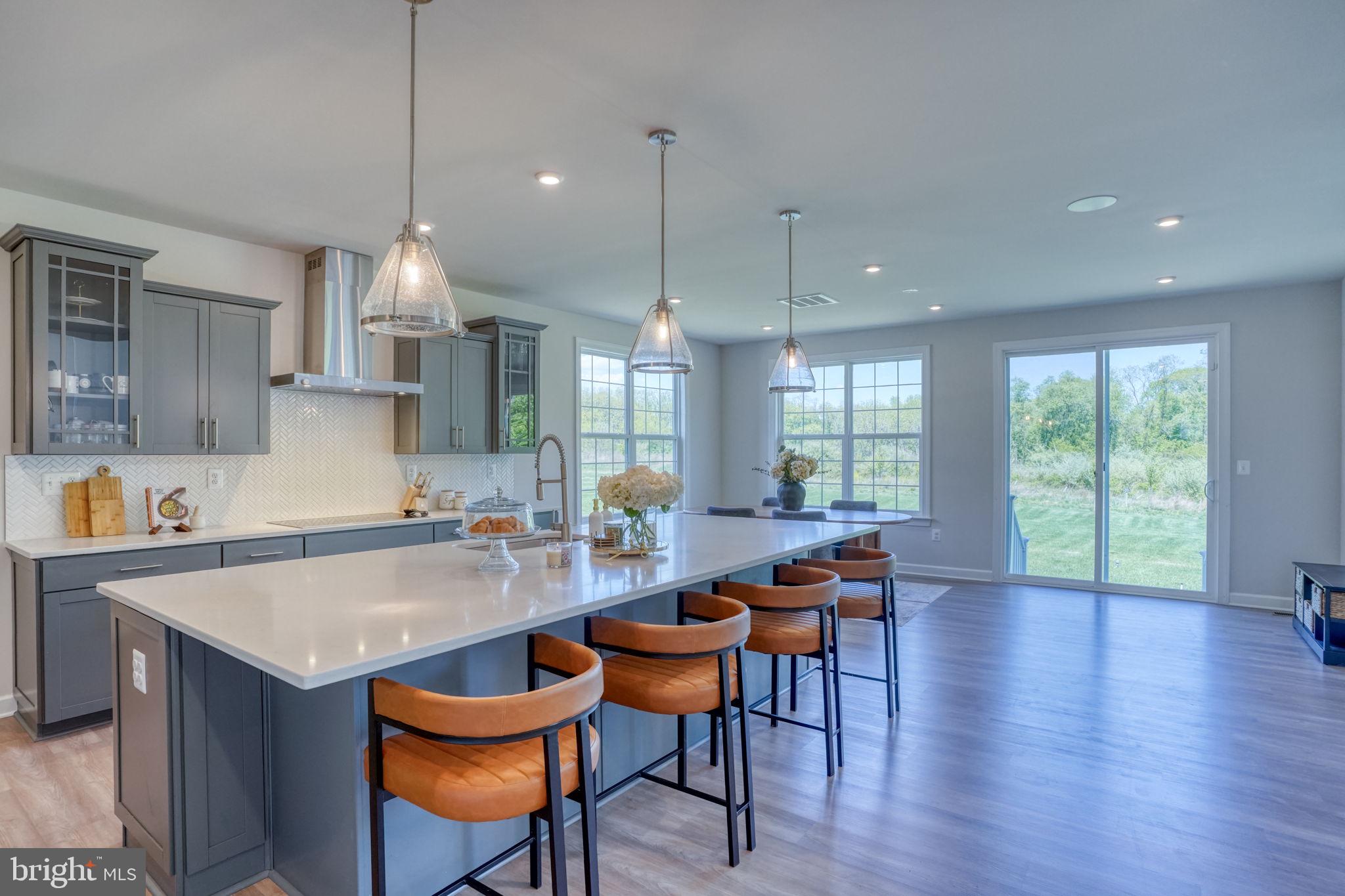 SUMMIT POINTE - Residential