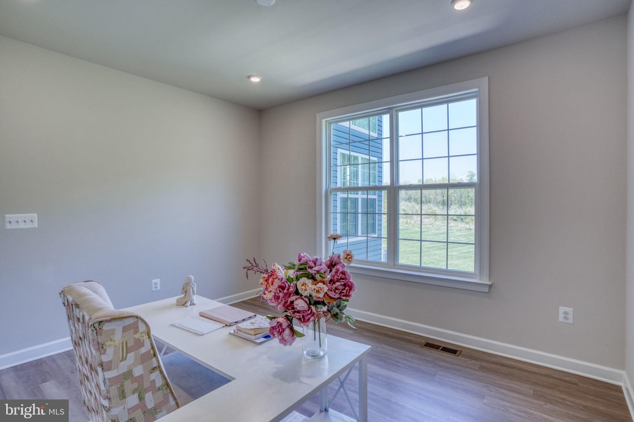 SUMMIT POINTE - Residential