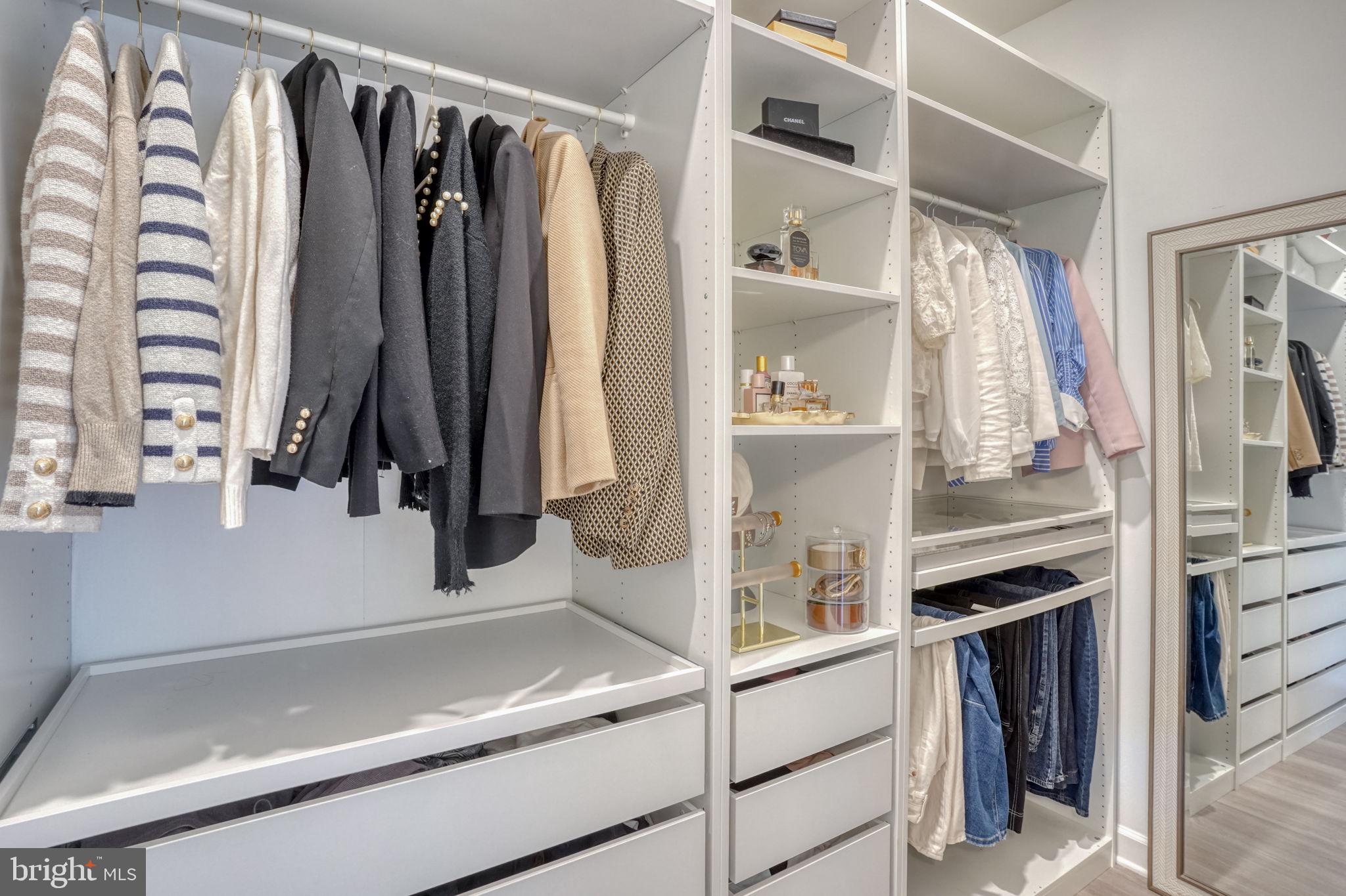 SUMMIT POINTE - Residential