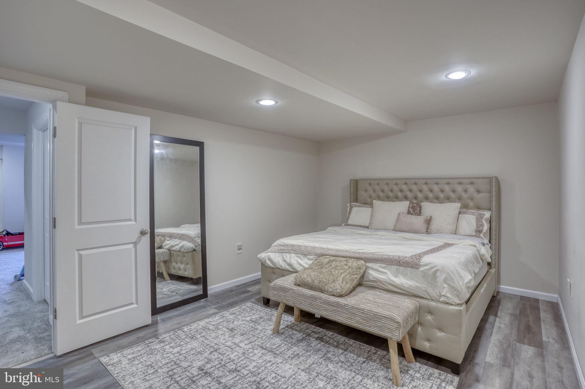 SUMMIT POINTE - Residential