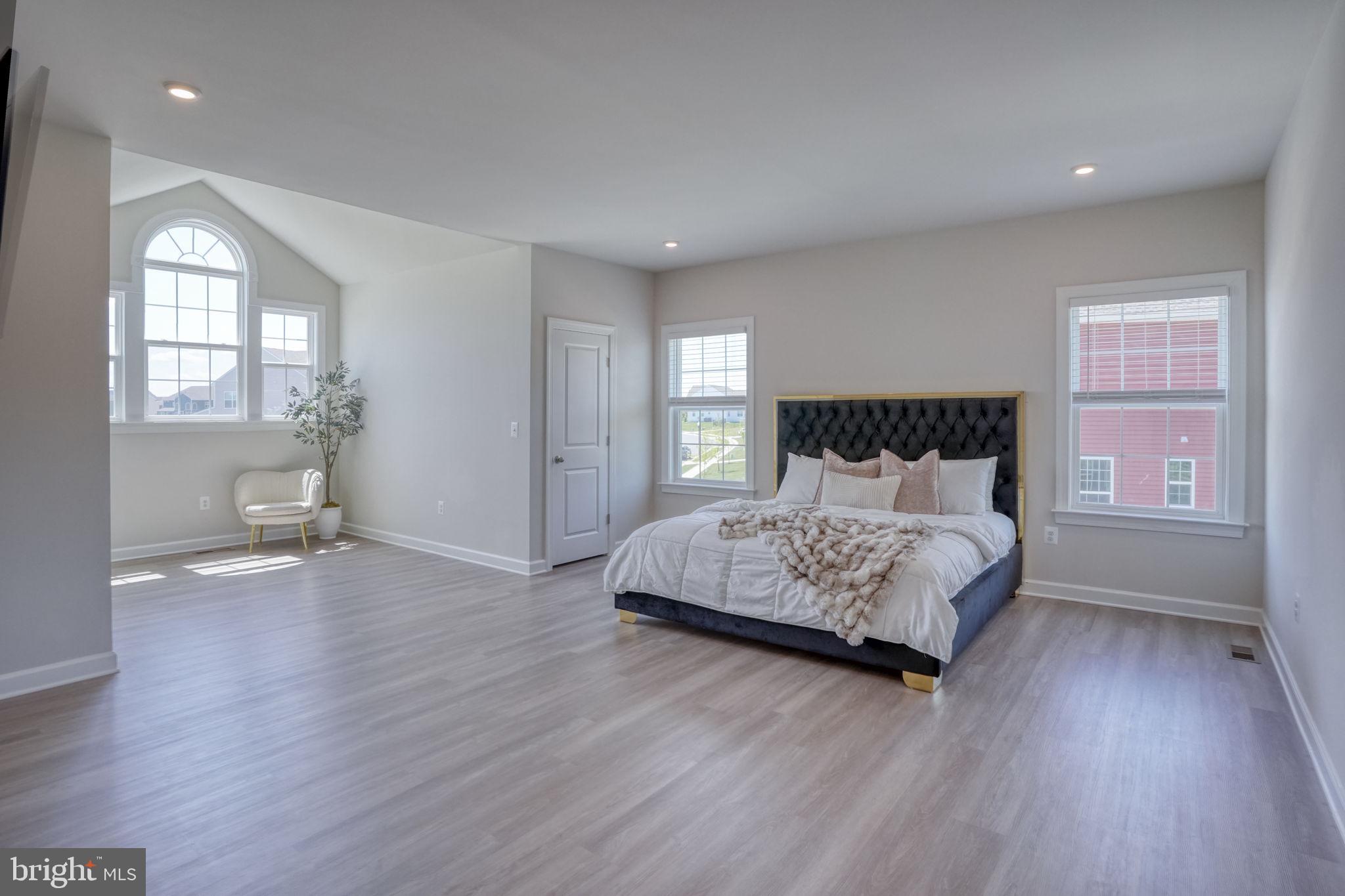 SUMMIT POINTE - Residential