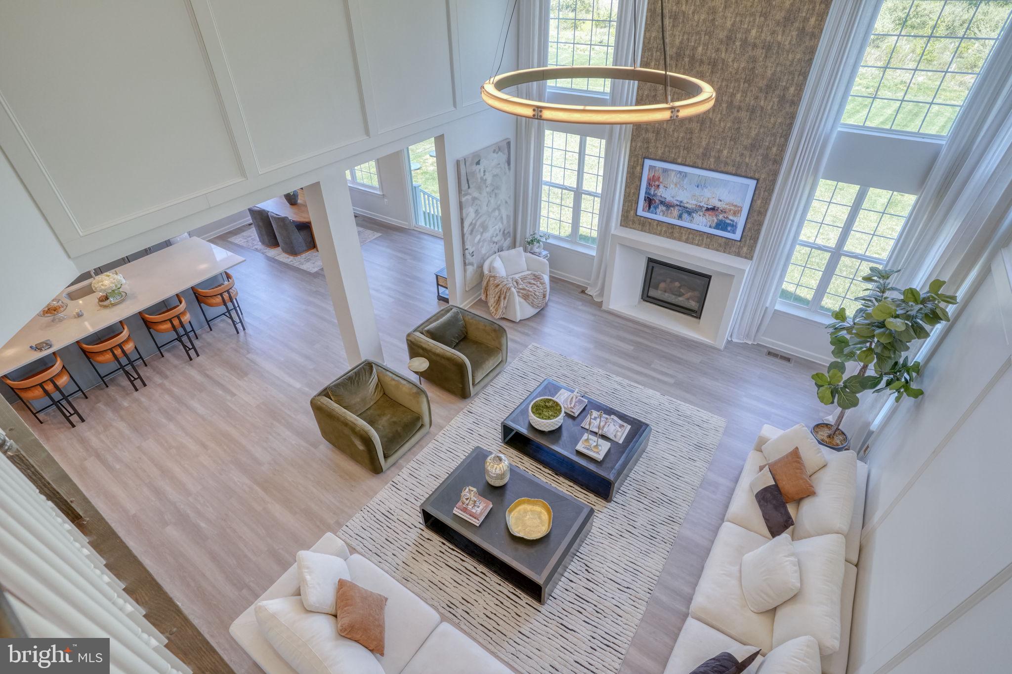 SUMMIT POINTE - Residential