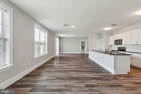 MLS: NJCD2071408