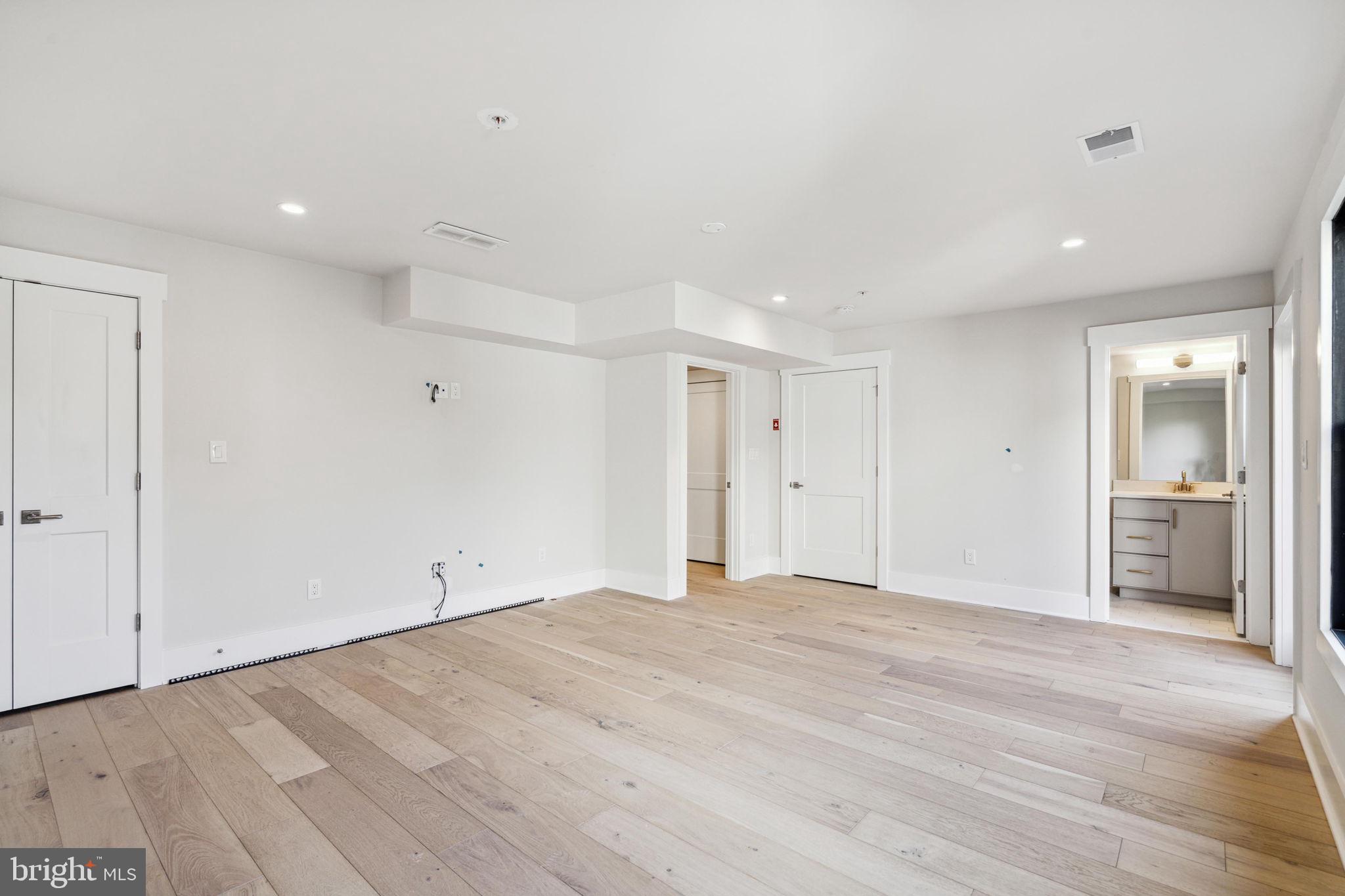 BROWNSTONES AT BERKLEY - Residential