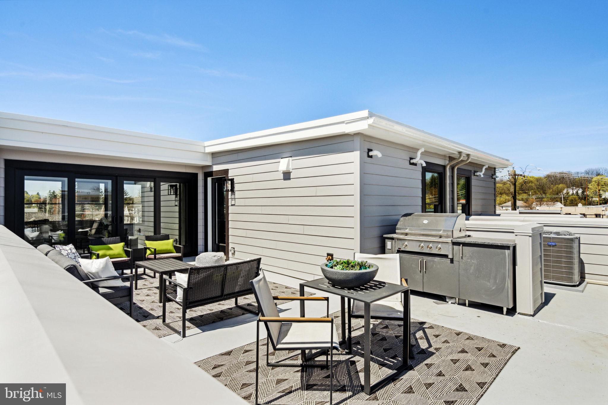 BROWNSTONES AT BERKLEY - Residential