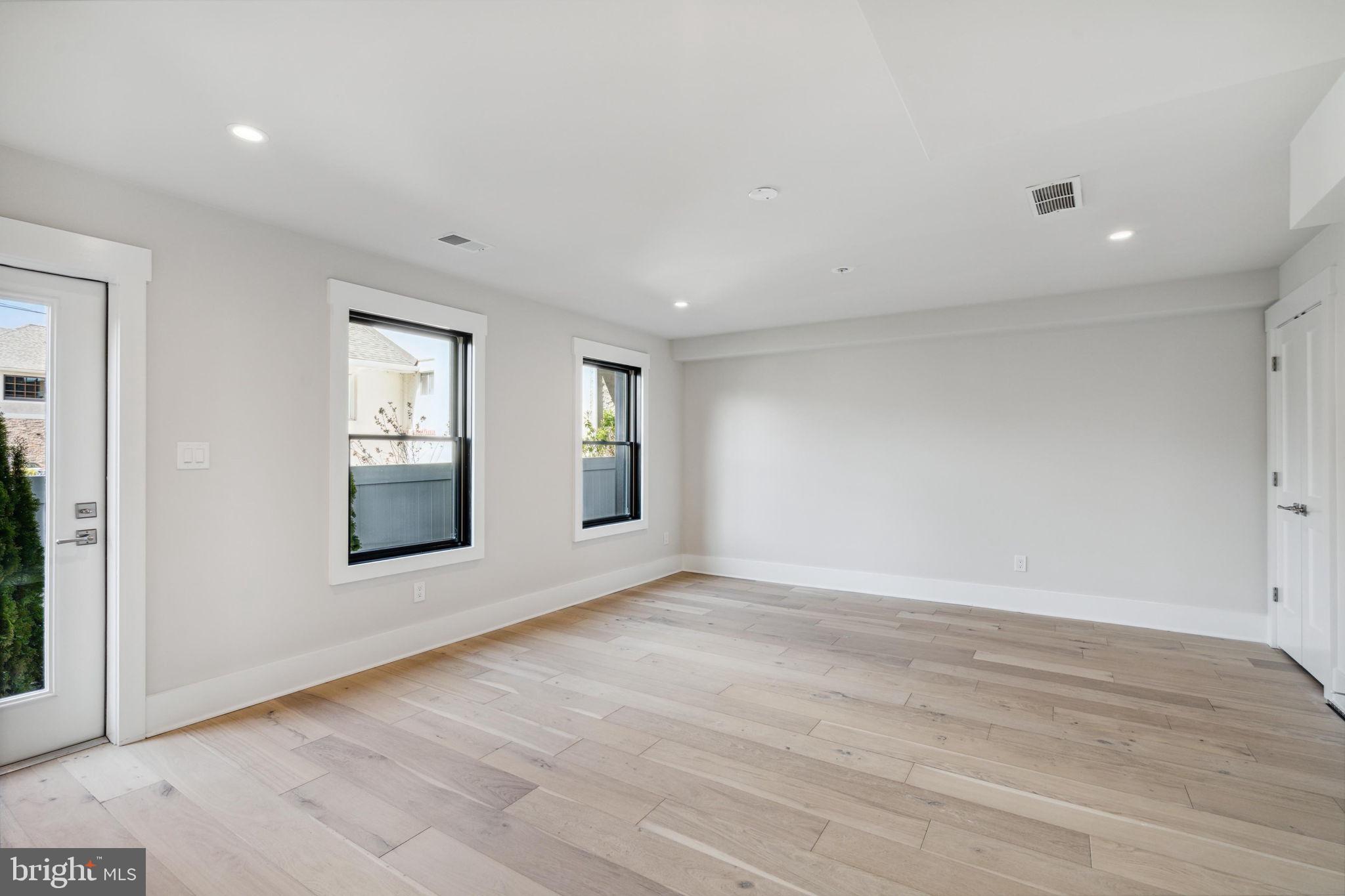 BROWNSTONES AT BERKLEY - Residential