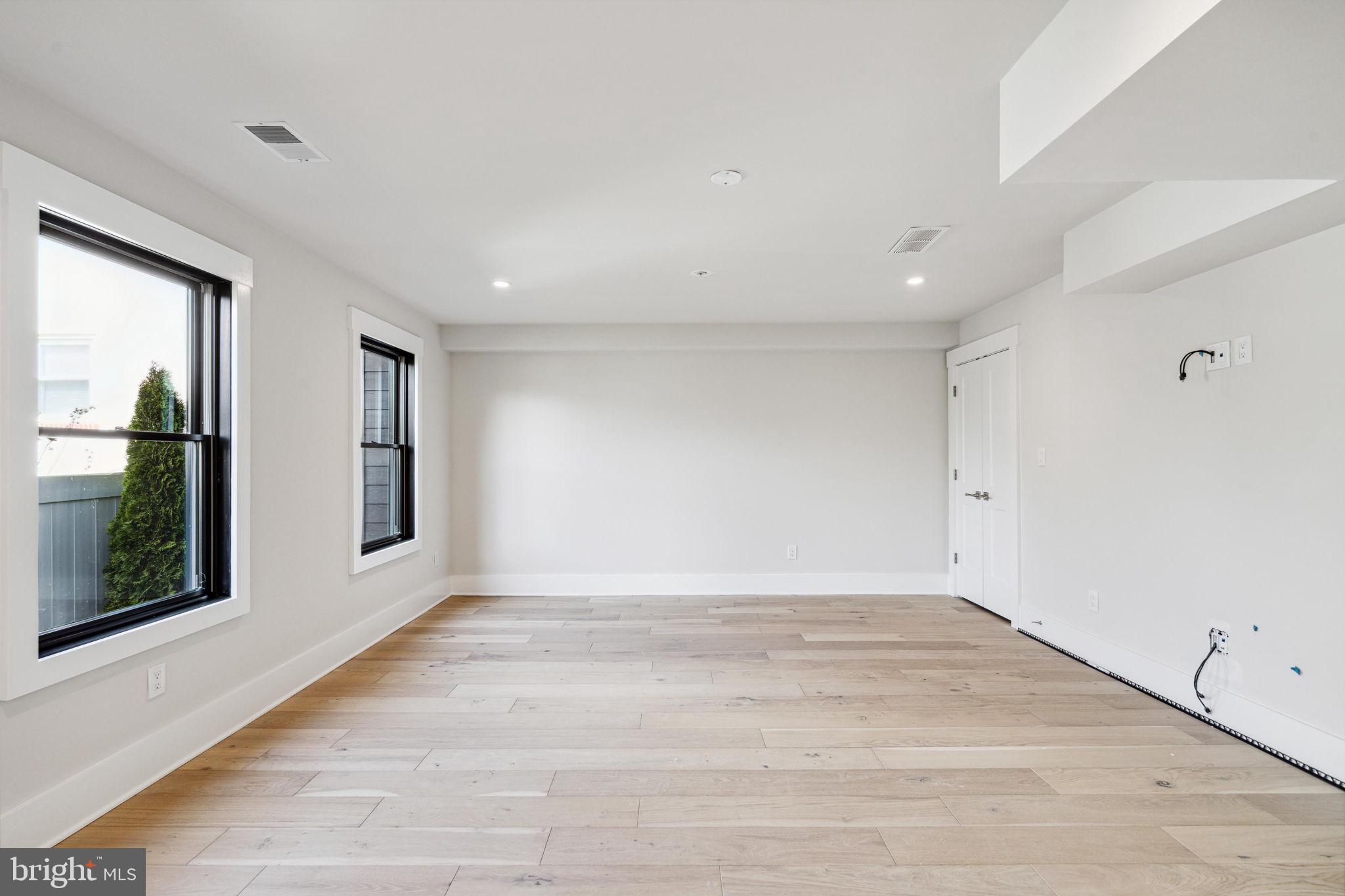 BROWNSTONES AT BERKLEY - Residential