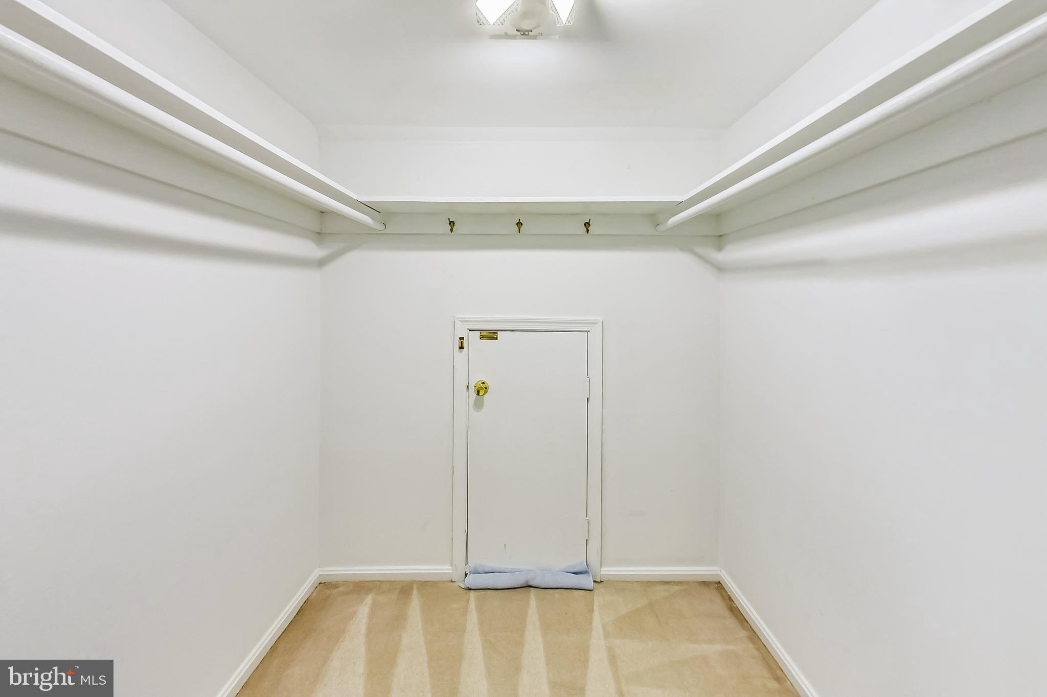 BEVERLY FARMS - Residential Lease