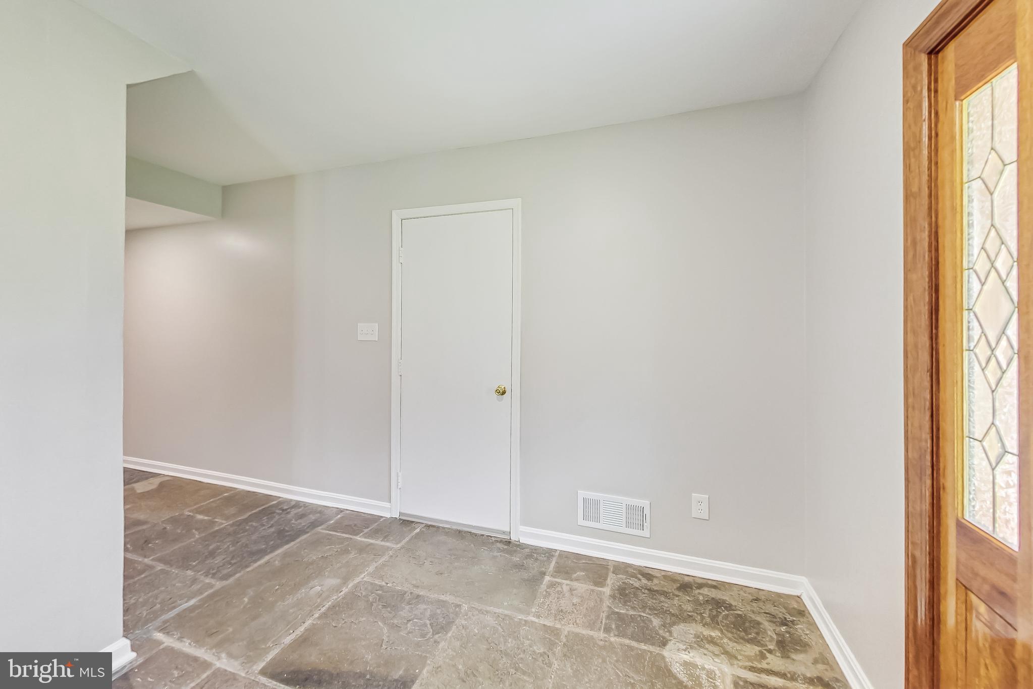 BEVERLY FARMS - Residential Lease