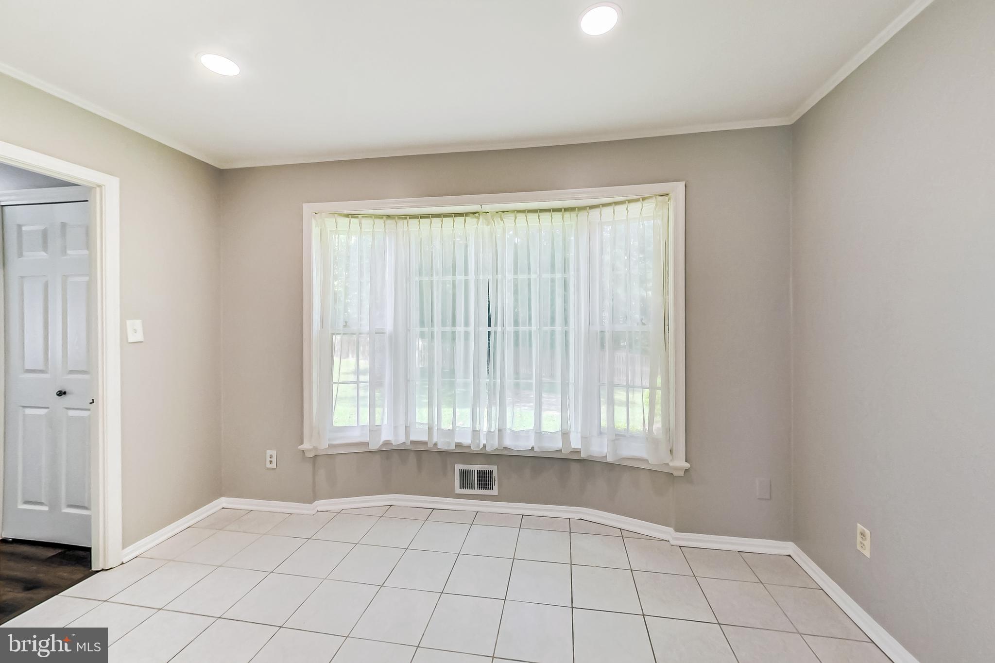 BEVERLY FARMS - Residential Lease