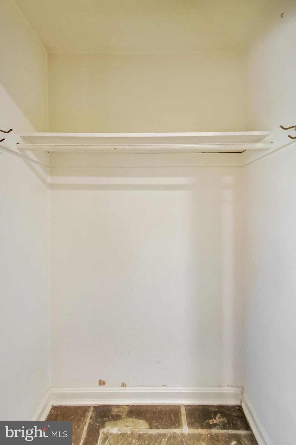 BEVERLY FARMS - Residential Lease