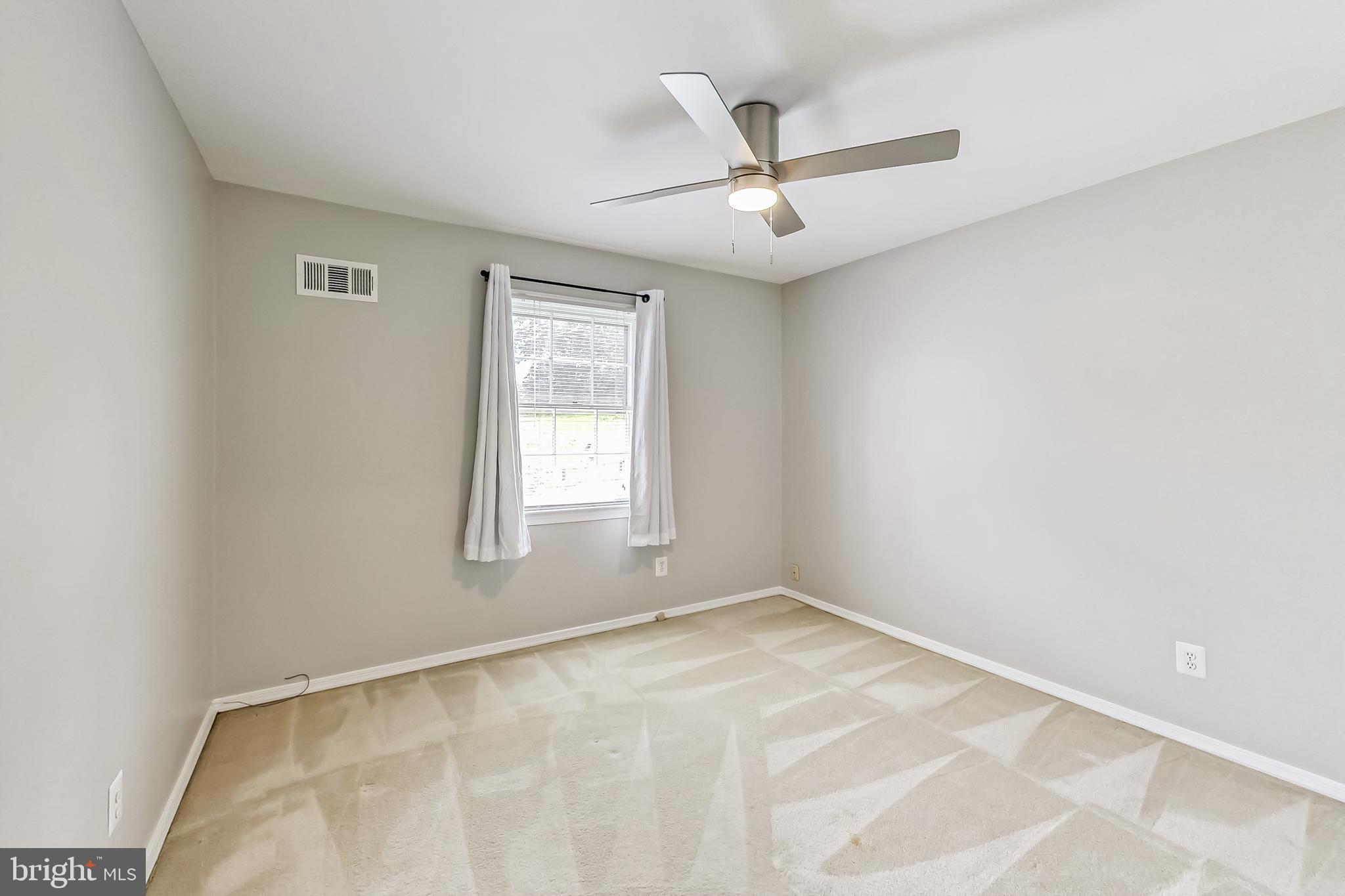 BEVERLY FARMS - Residential Lease