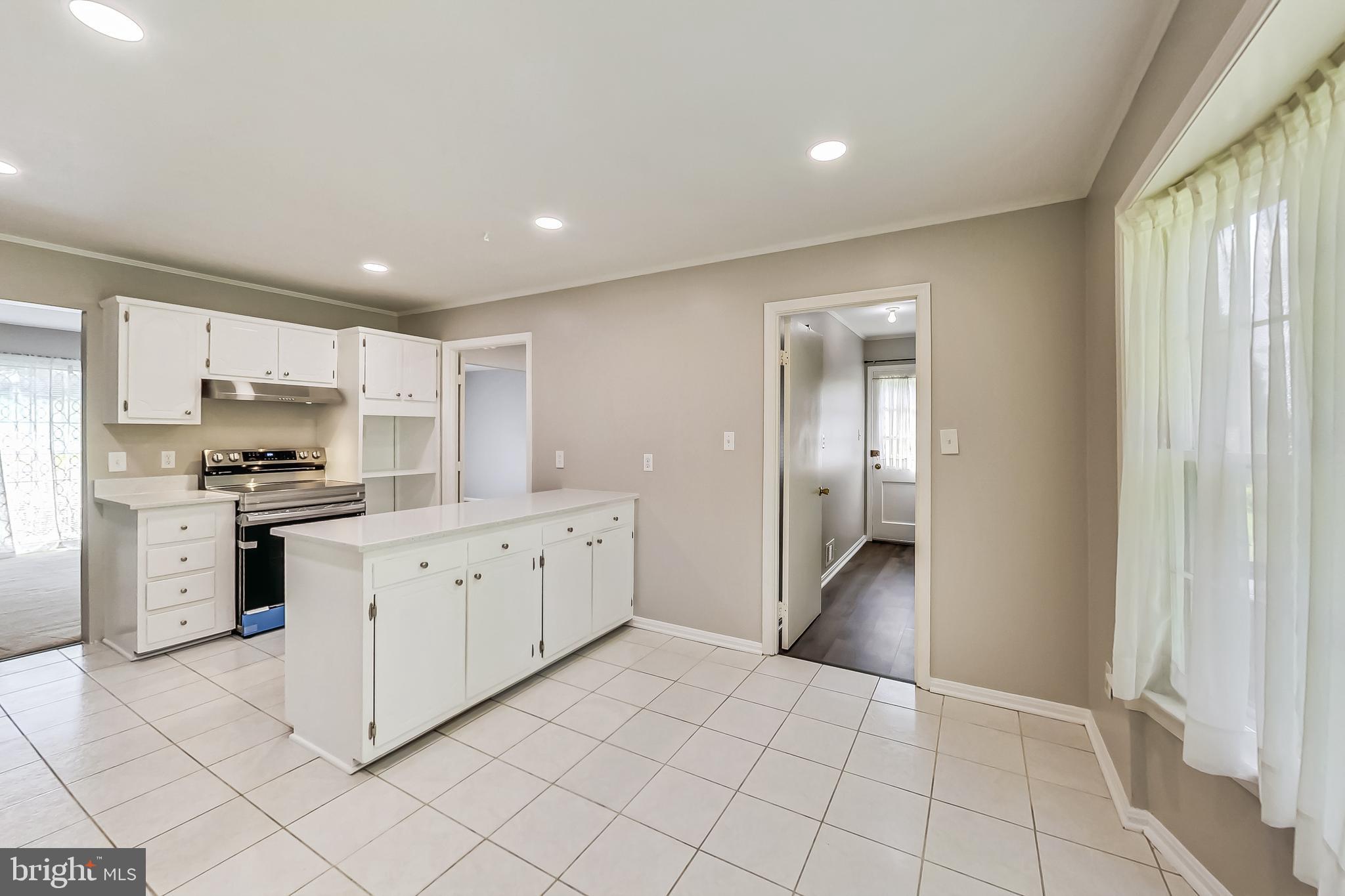 BEVERLY FARMS - Residential Lease