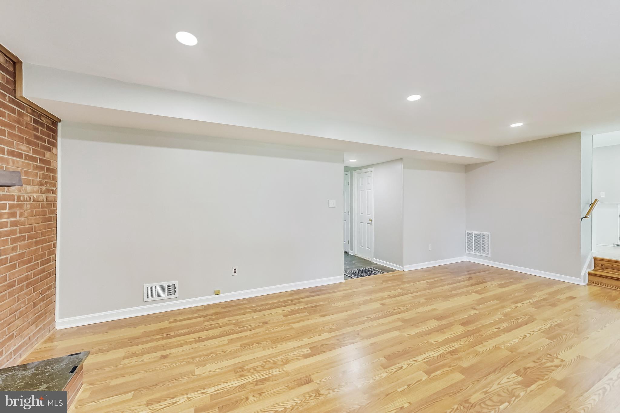 BEVERLY FARMS - Residential Lease