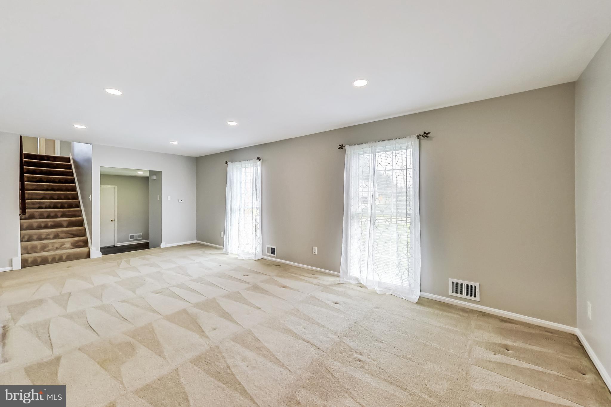 BEVERLY FARMS - Residential Lease