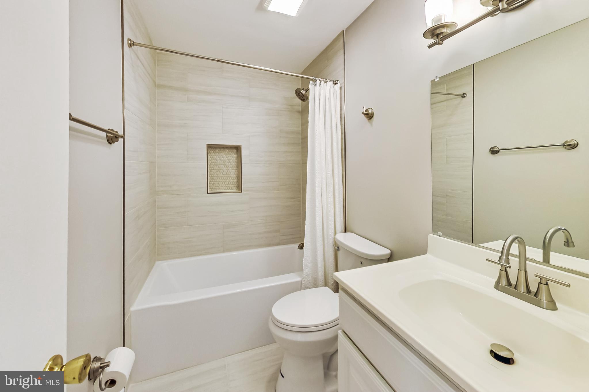 BEVERLY FARMS - Residential Lease