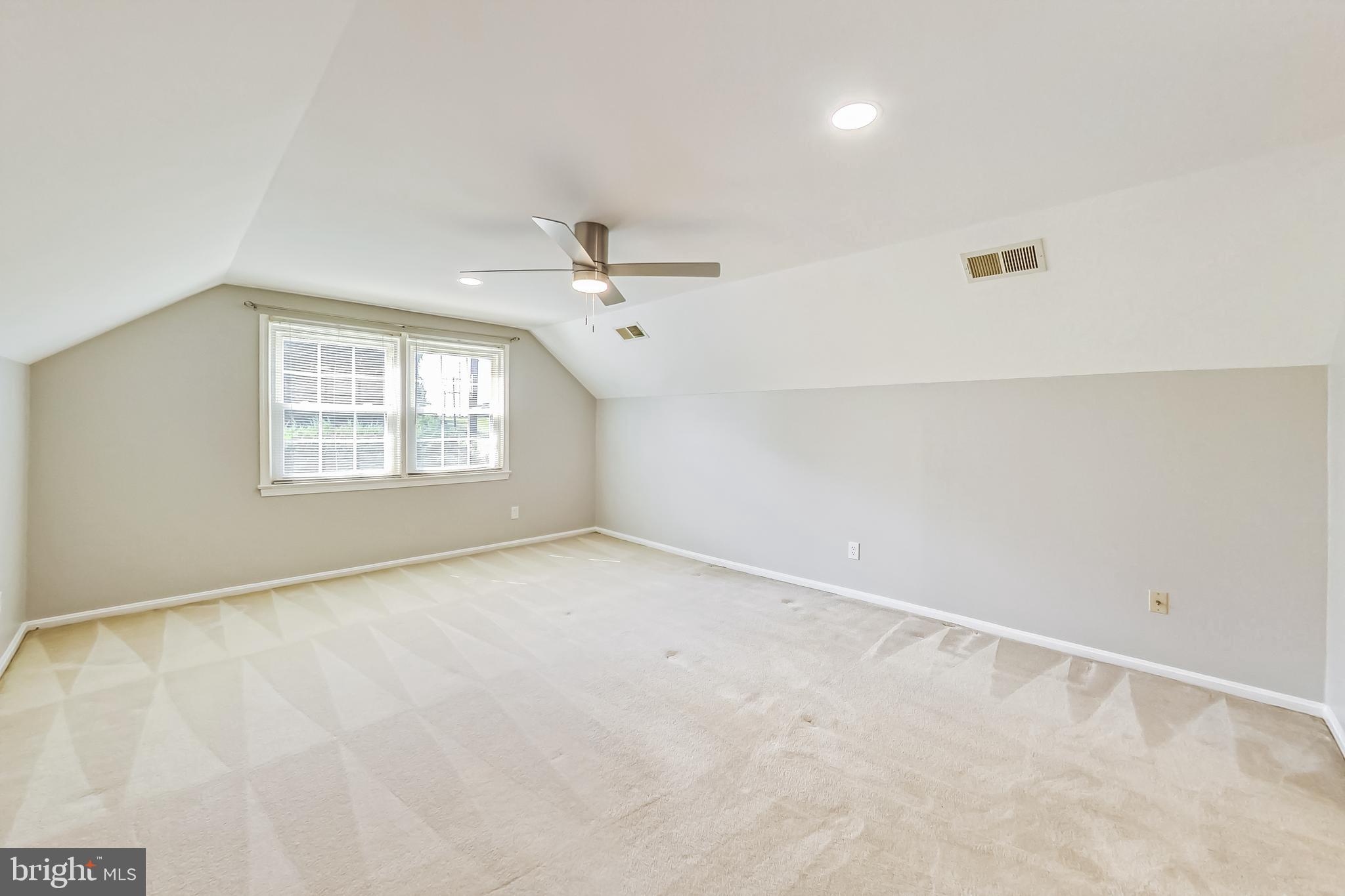 BEVERLY FARMS - Residential Lease