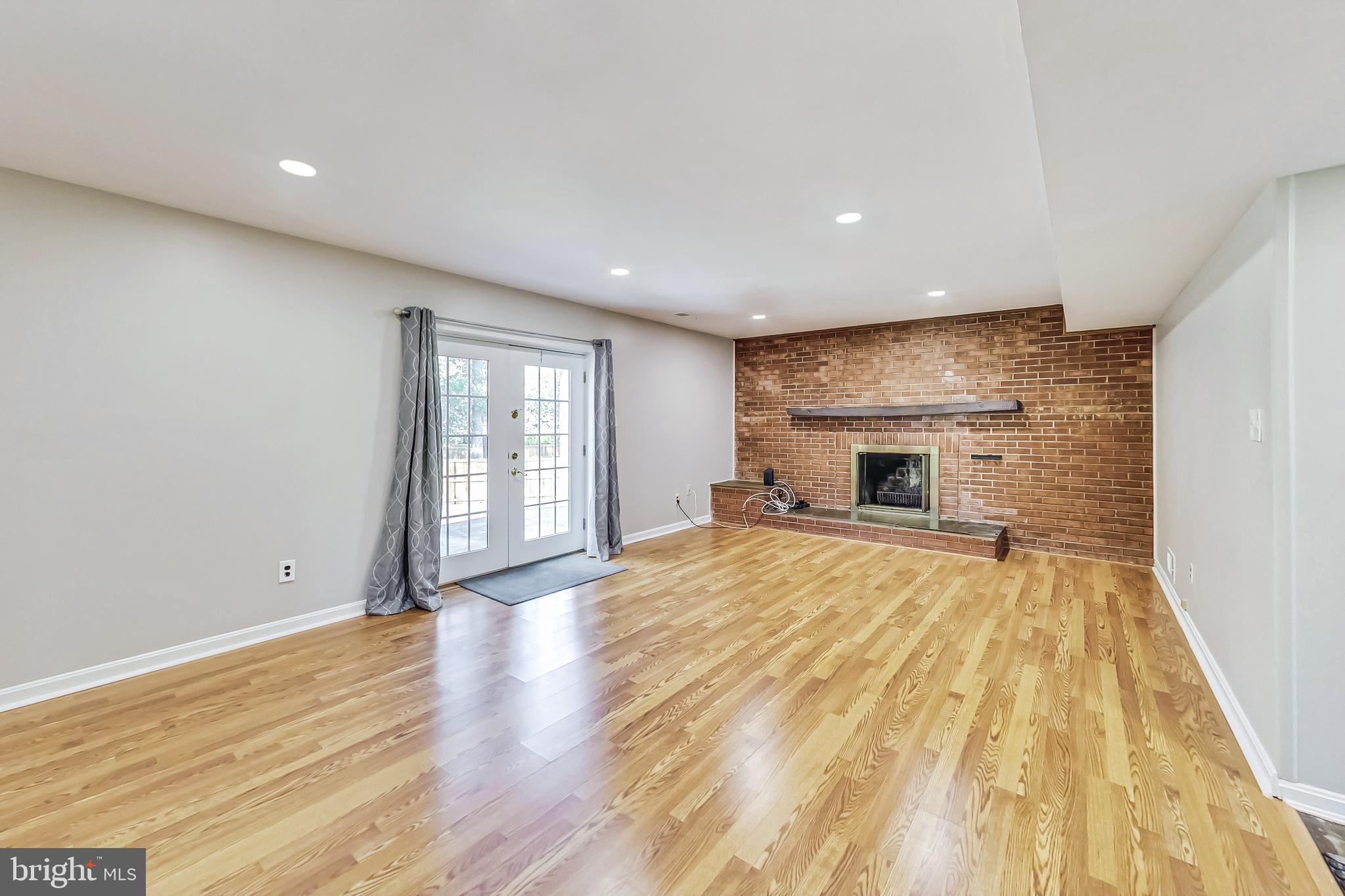 BEVERLY FARMS - Residential Lease