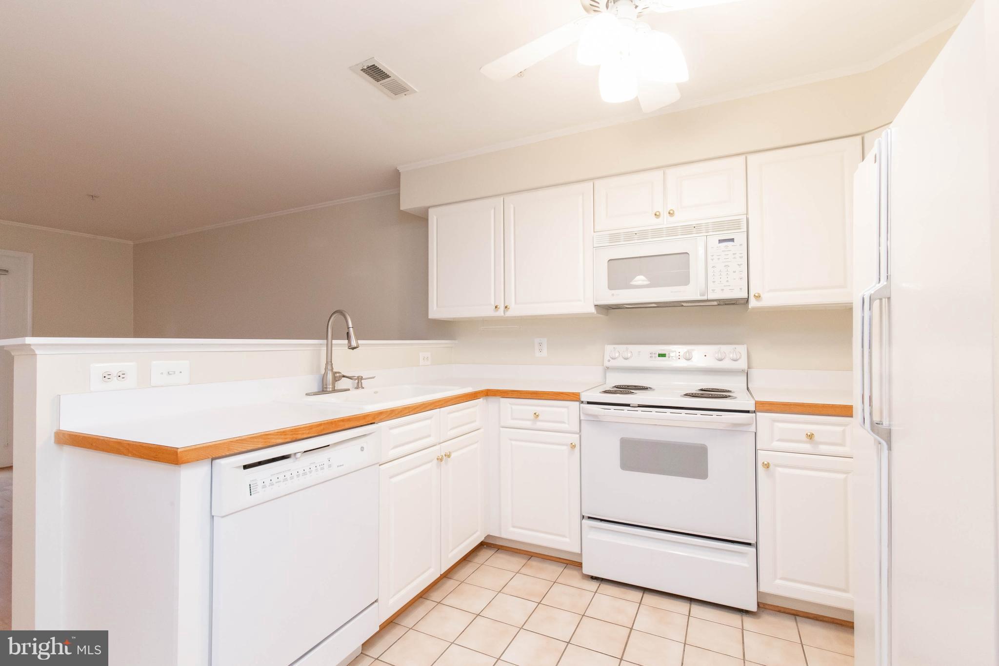 BARRINGTON POINTE CONDOS - Residential