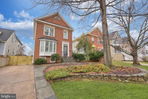 Photo of 5716 7th Street N, ARLINGTON, VA 22205 (MLS # VAAR2069528)