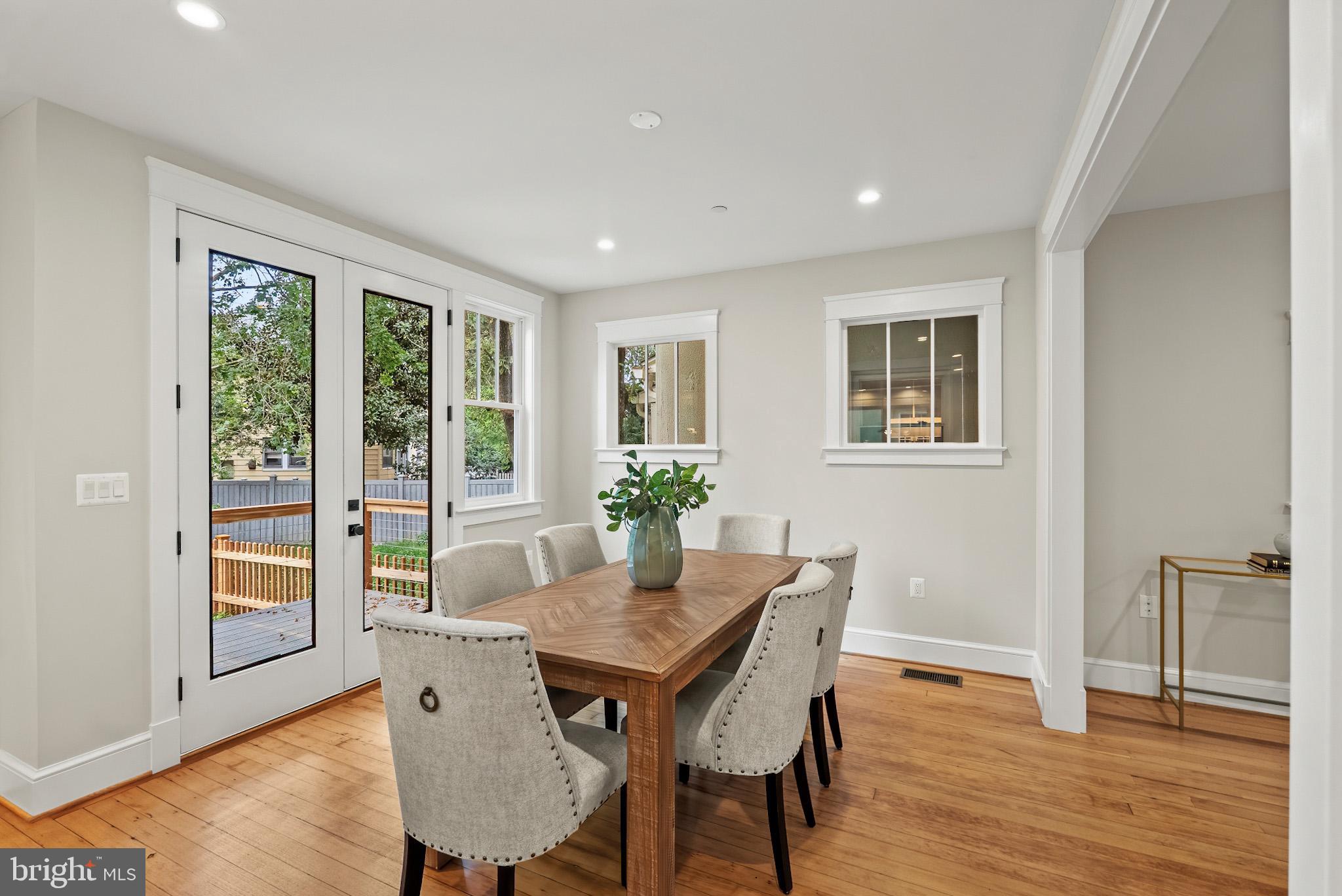 MURRAY HILL - Residential
