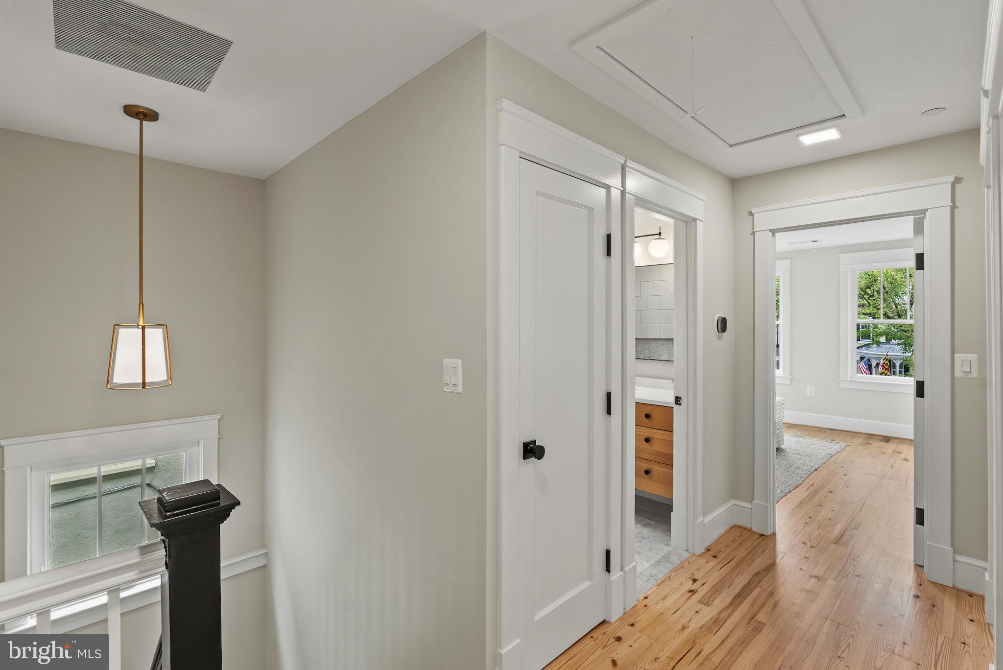 MURRAY HILL - Residential