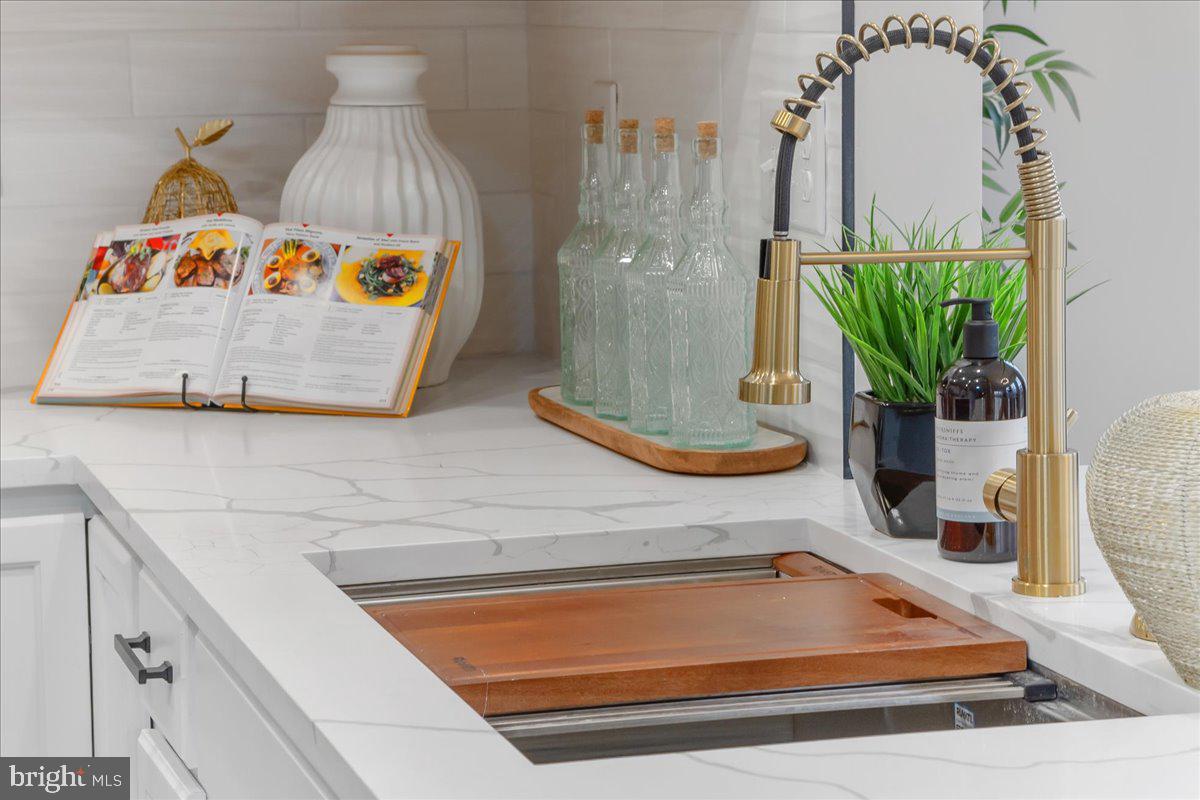 BROOKFIELD ON THE POTOMAC - Residential